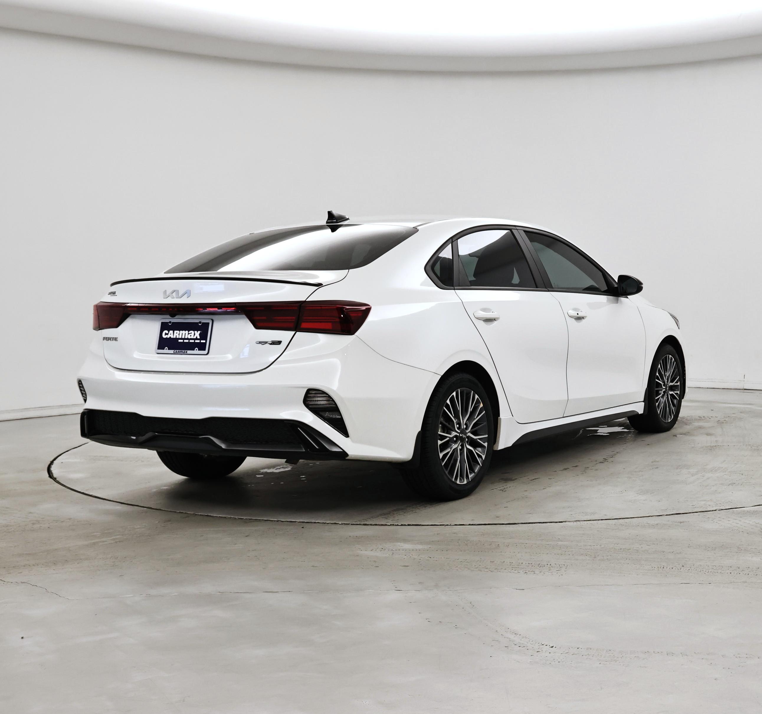 Thumbnail: 2024 Kia Forte - 8