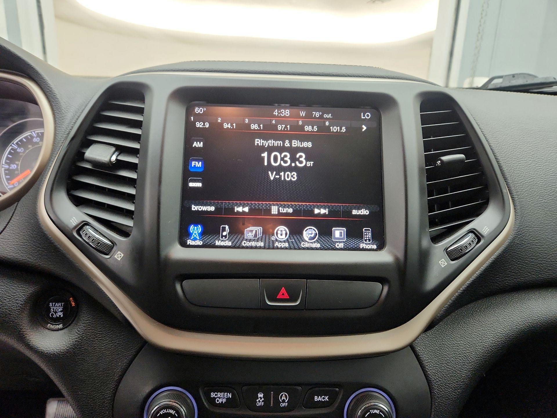 Thumbnail: 2015 Jeep Cherokee - 15