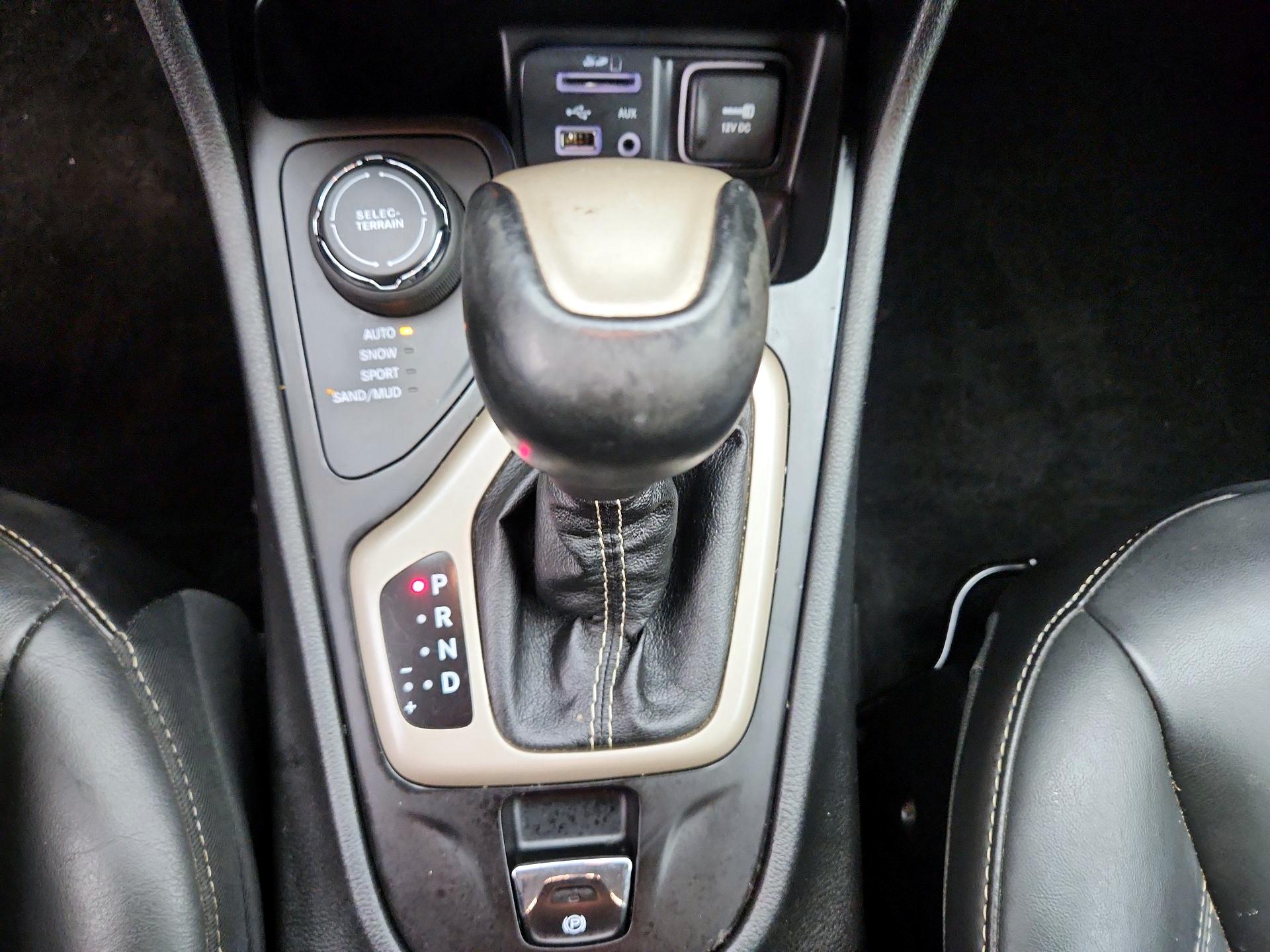 Thumbnail: 2015 Jeep Cherokee - 17