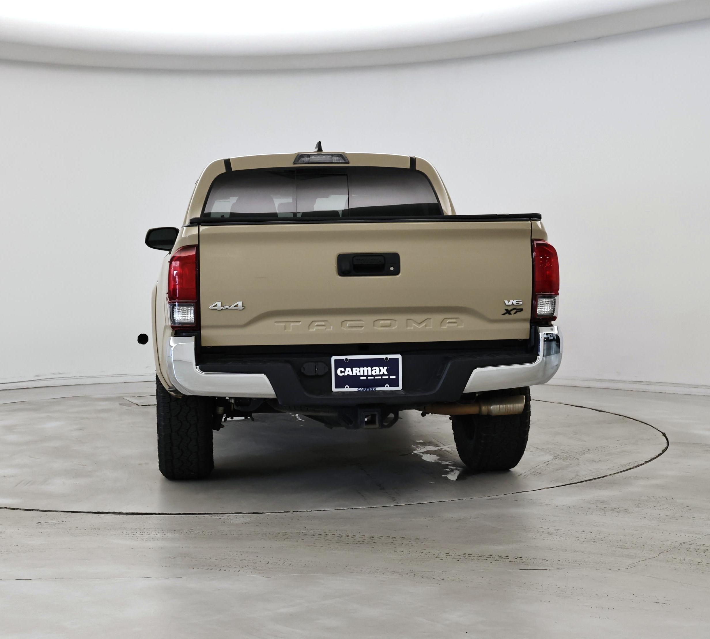 Thumbnail: 2018 Toyota Tacoma - 6
