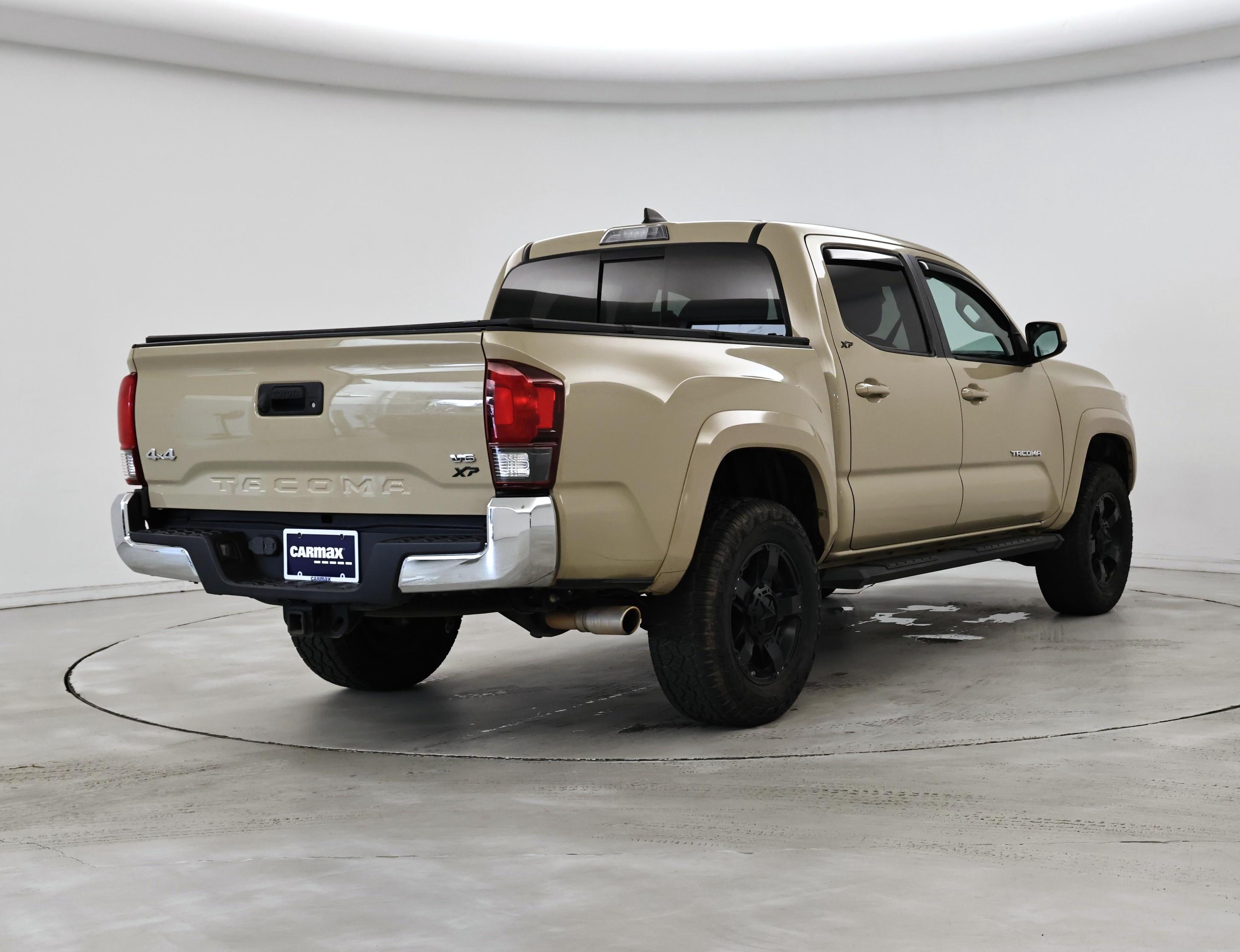 Thumbnail: 2018 Toyota Tacoma - 8