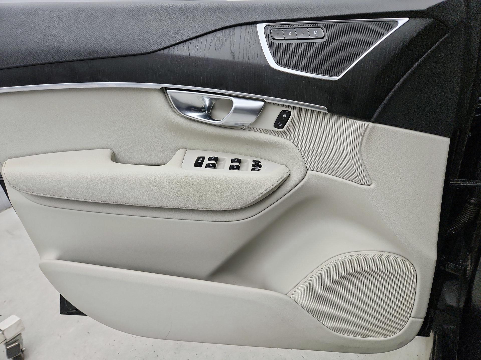 Thumbnail: 2020 Volvo XC90 - 12