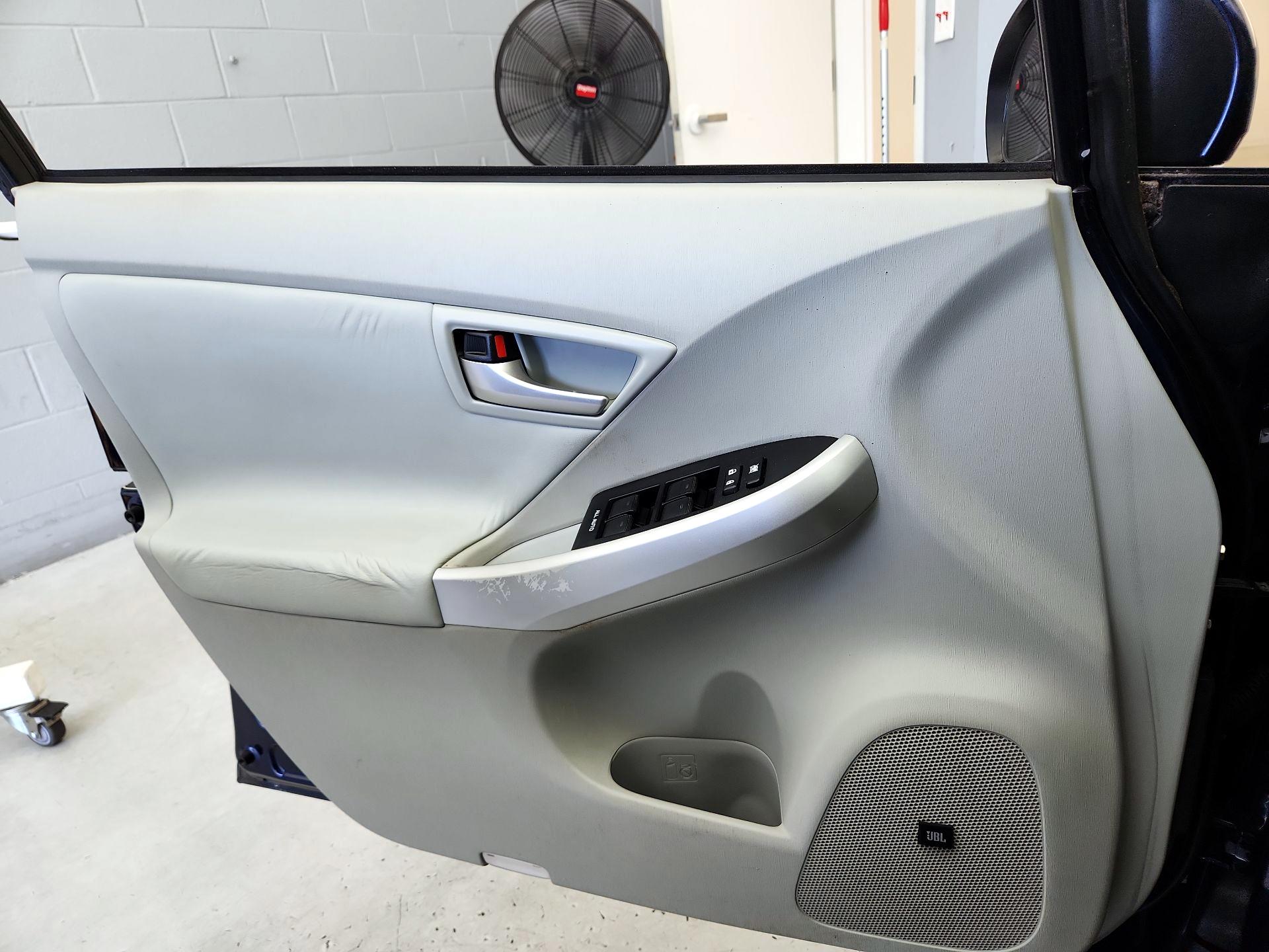 Thumbnail: 2014 Toyota Prius - 12