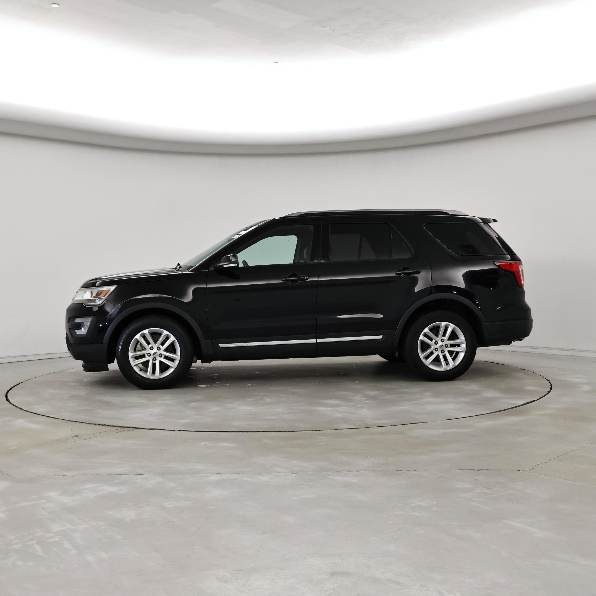 Thumbnail: 2017 Ford Explorer - 3