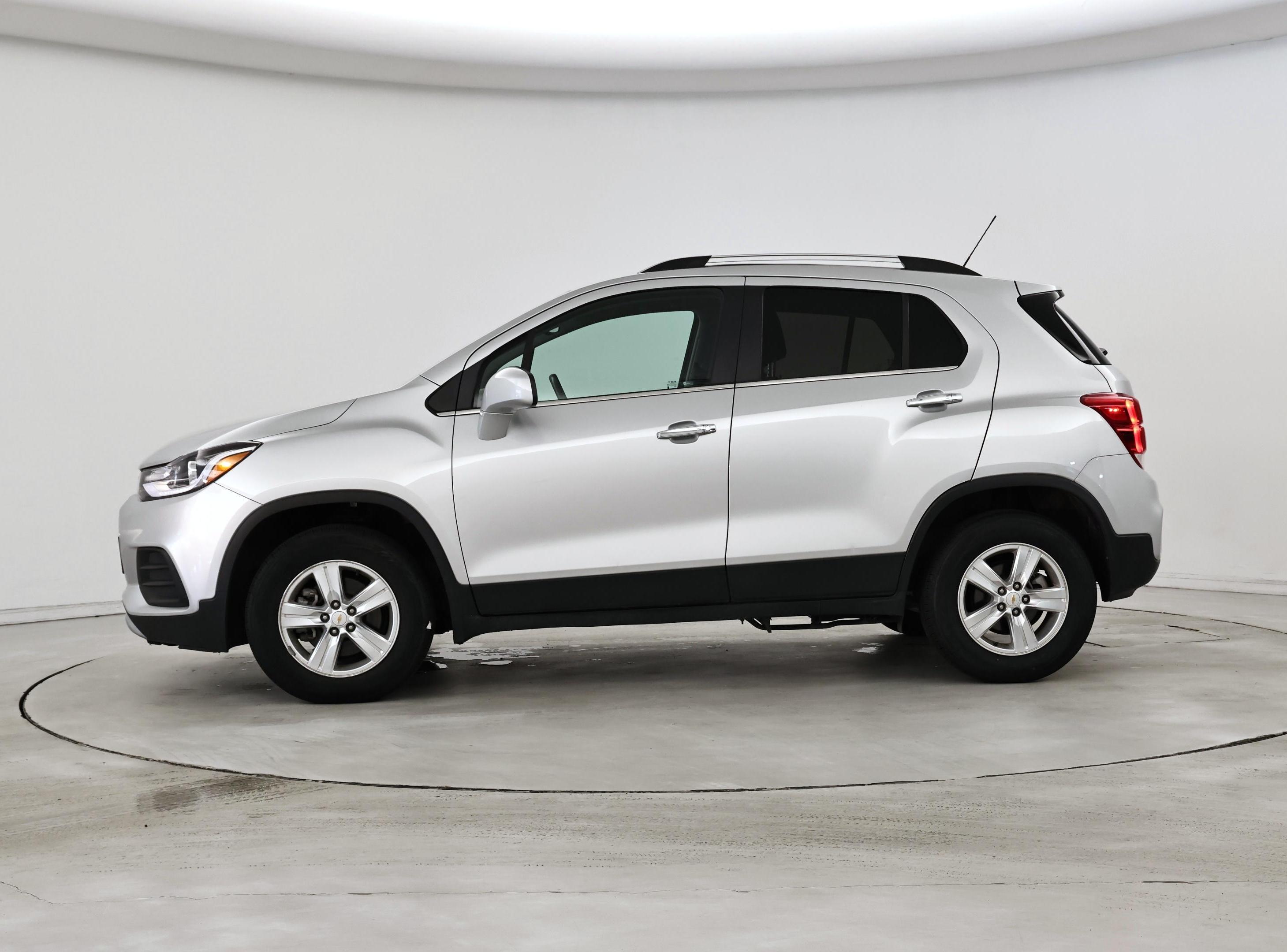 Thumbnail: 2018 Chevrolet Trax - 3