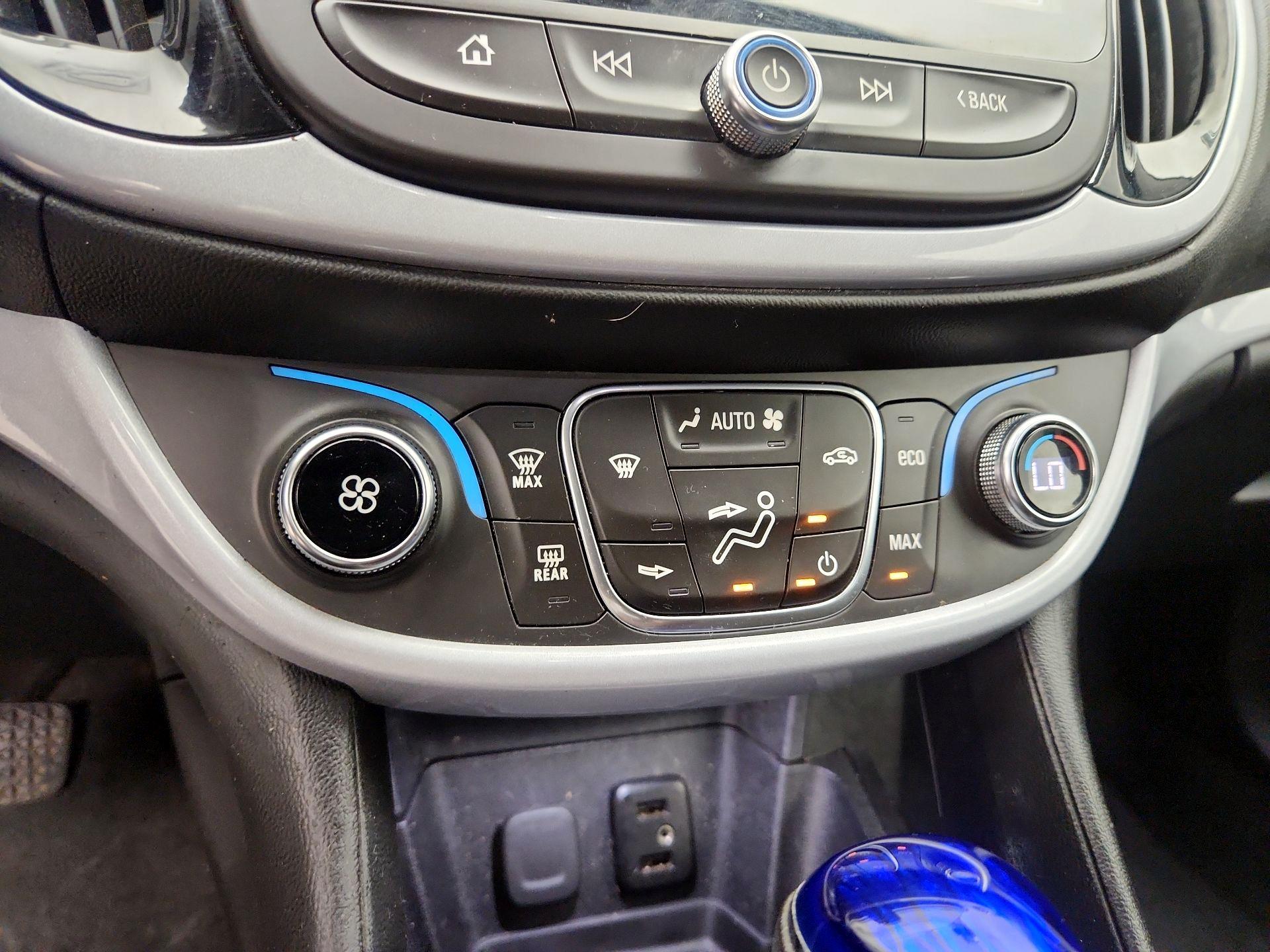 Thumbnail: 2018 Chevrolet Volt - 16