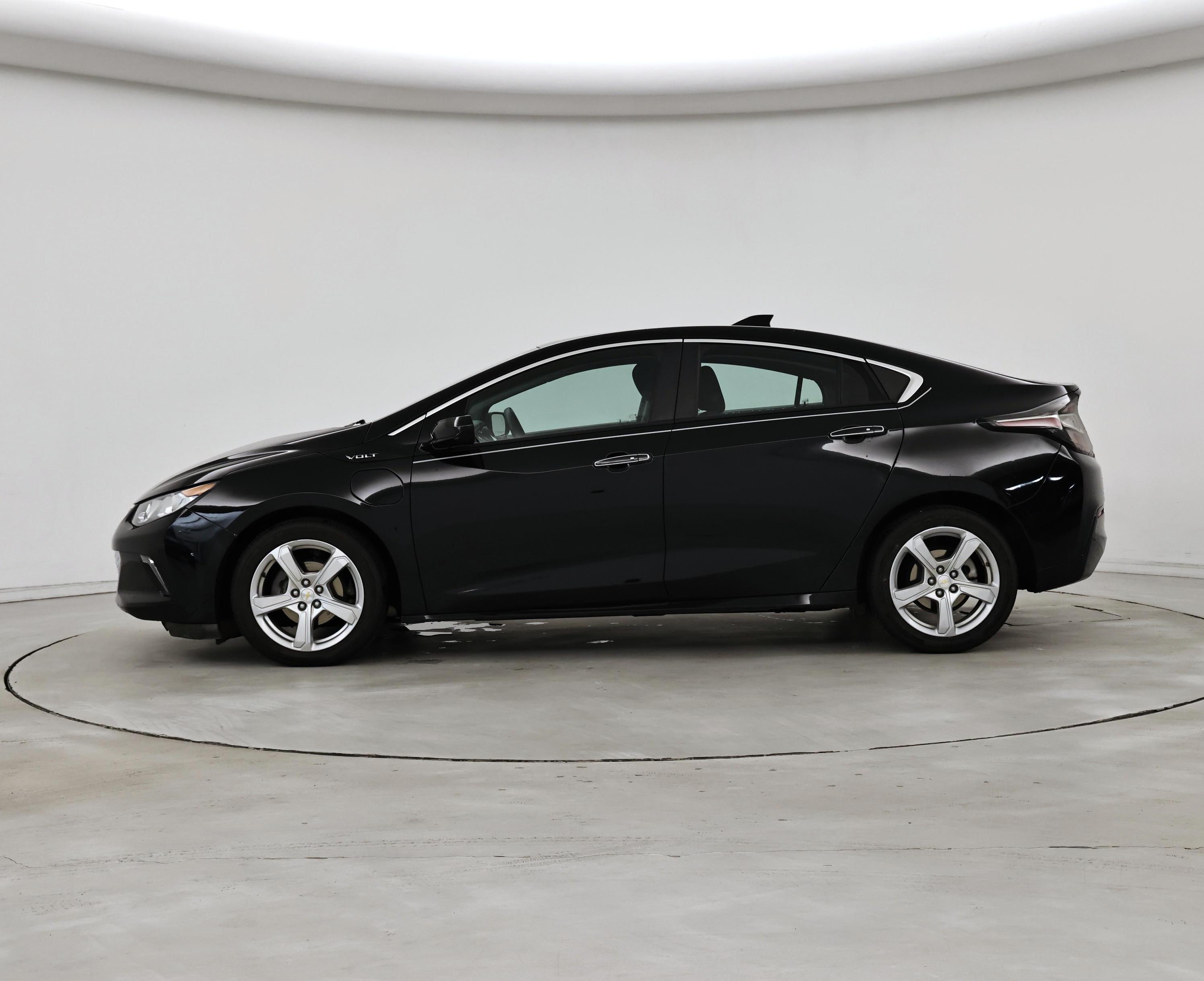 Thumbnail: 2018 Chevrolet Volt - 3