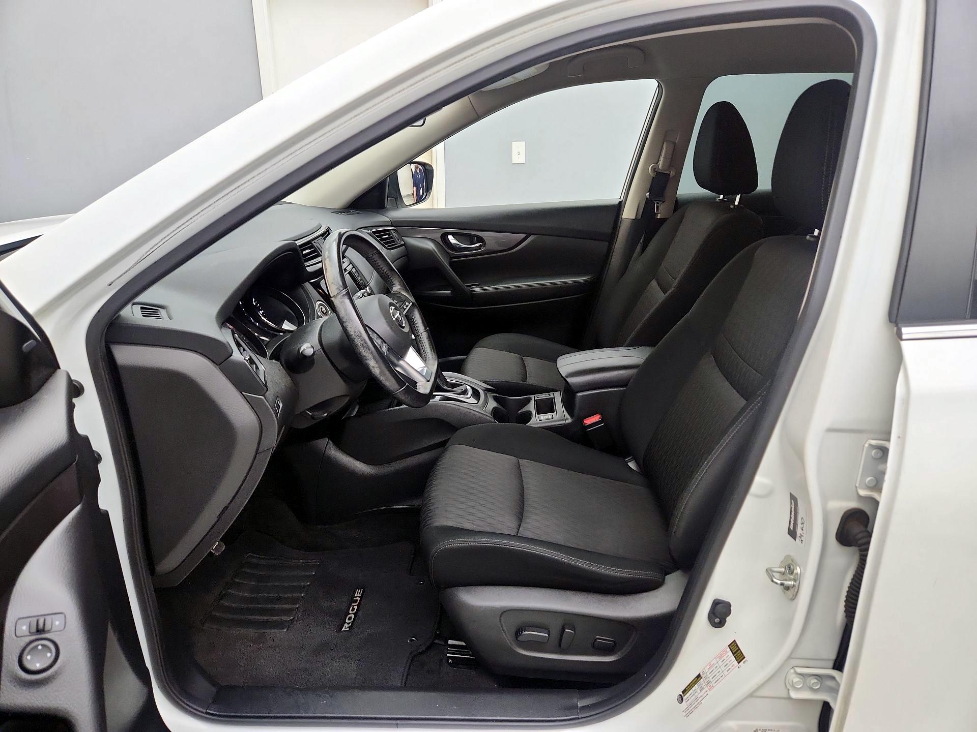 Thumbnail: 2019 Nissan Rogue - 11