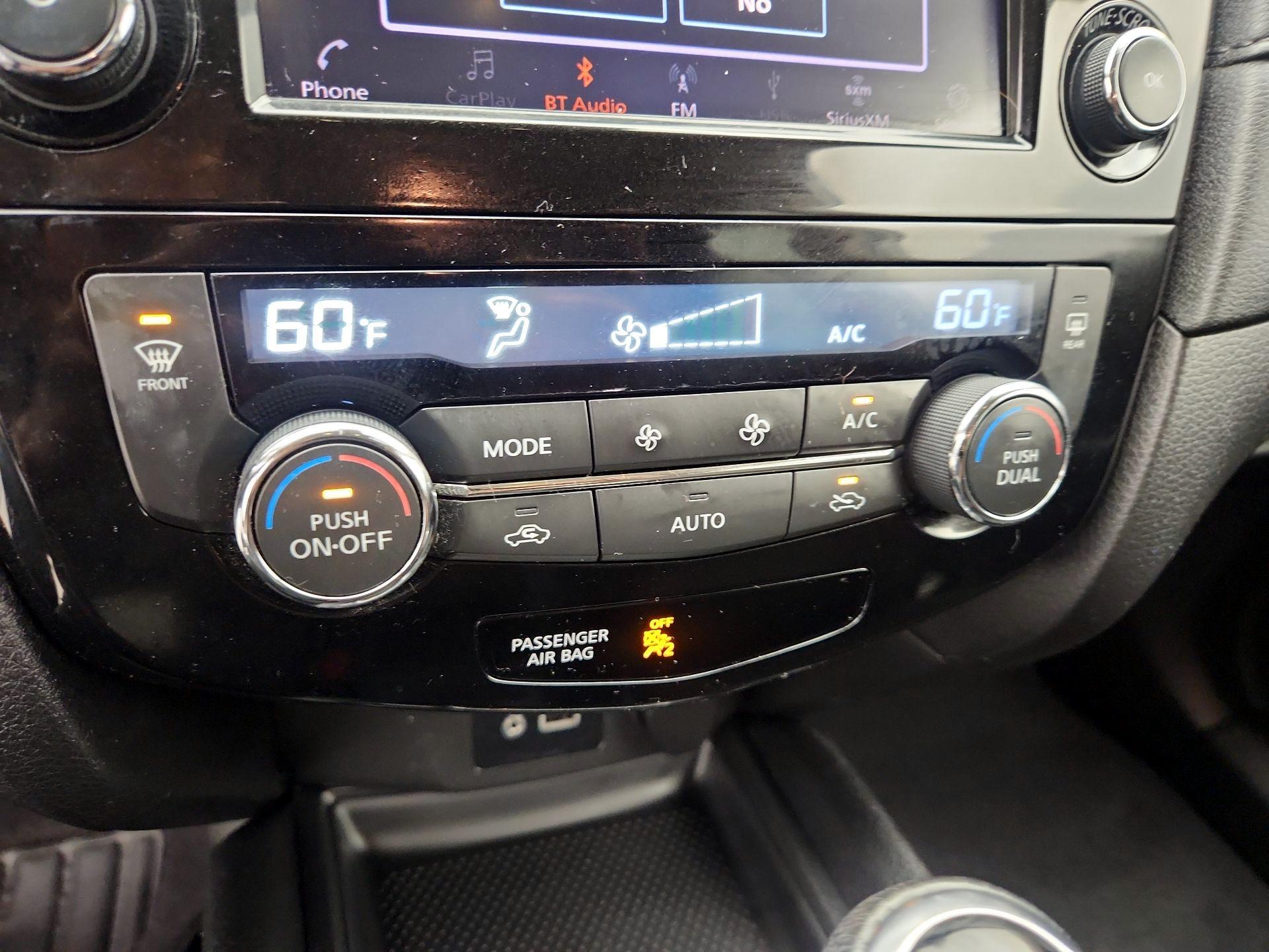 Thumbnail: 2019 Nissan Rogue - 16
