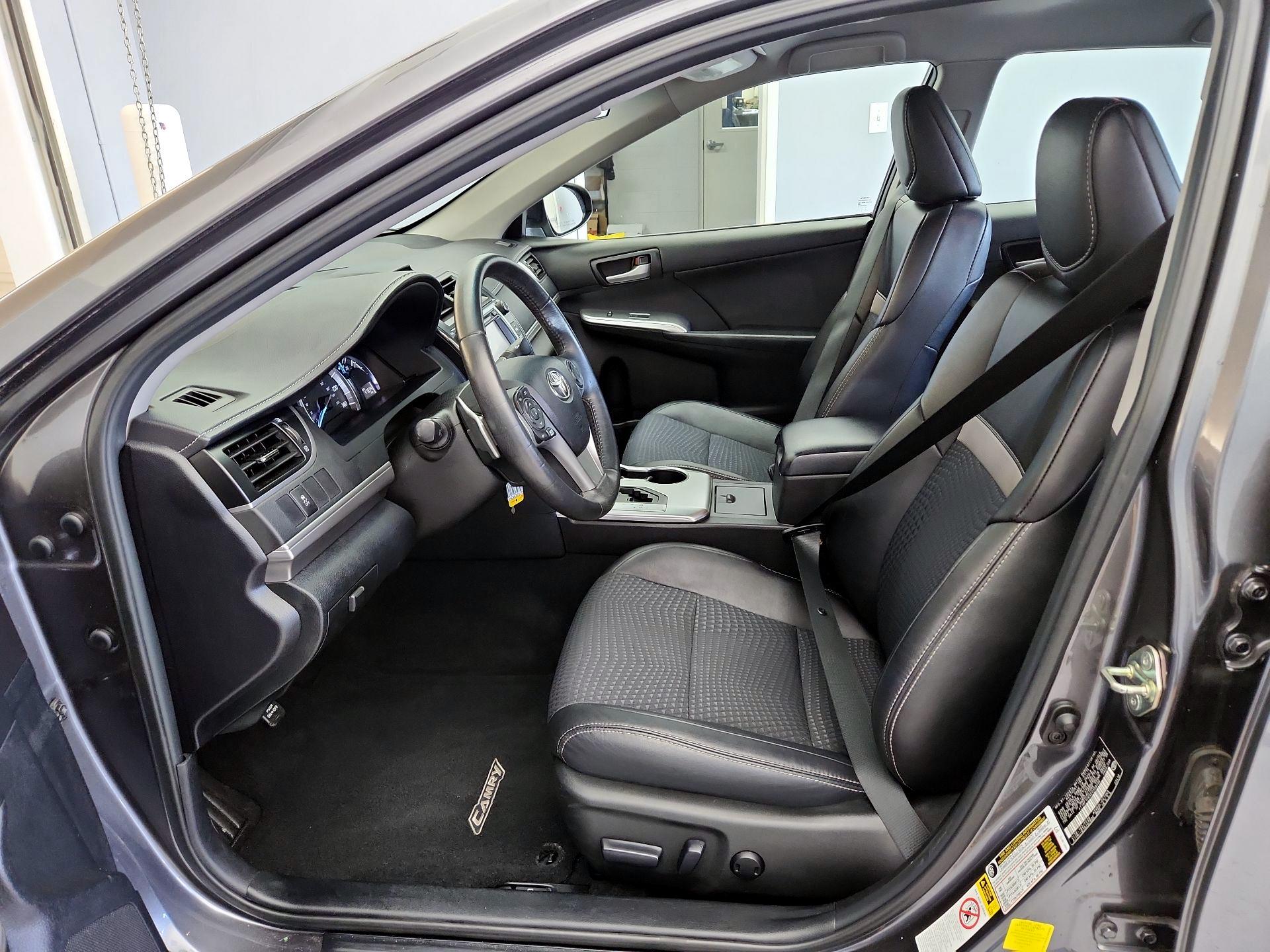 Thumbnail: 2014 Toyota Camry - 11