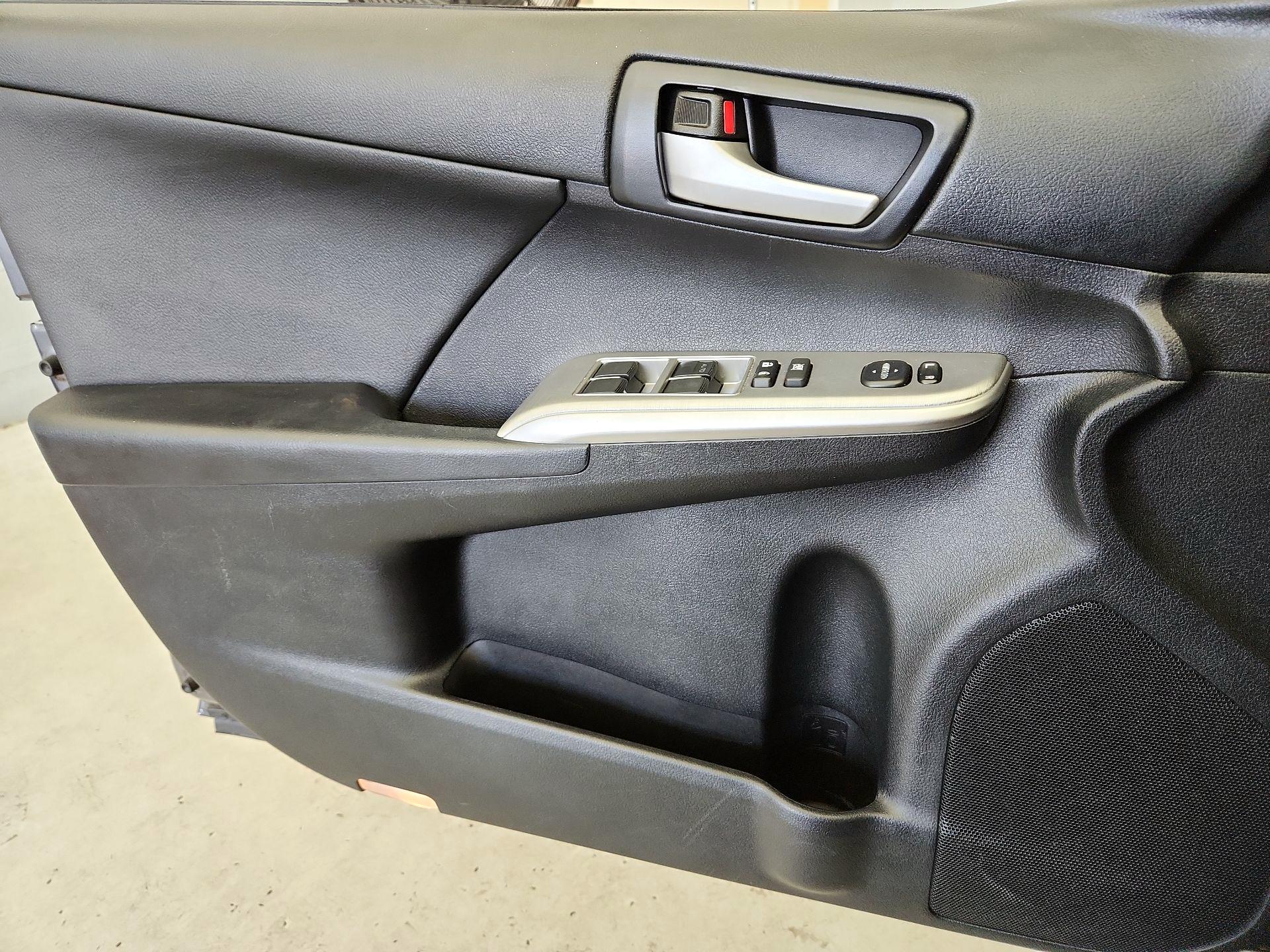 Thumbnail: 2014 Toyota Camry - 12