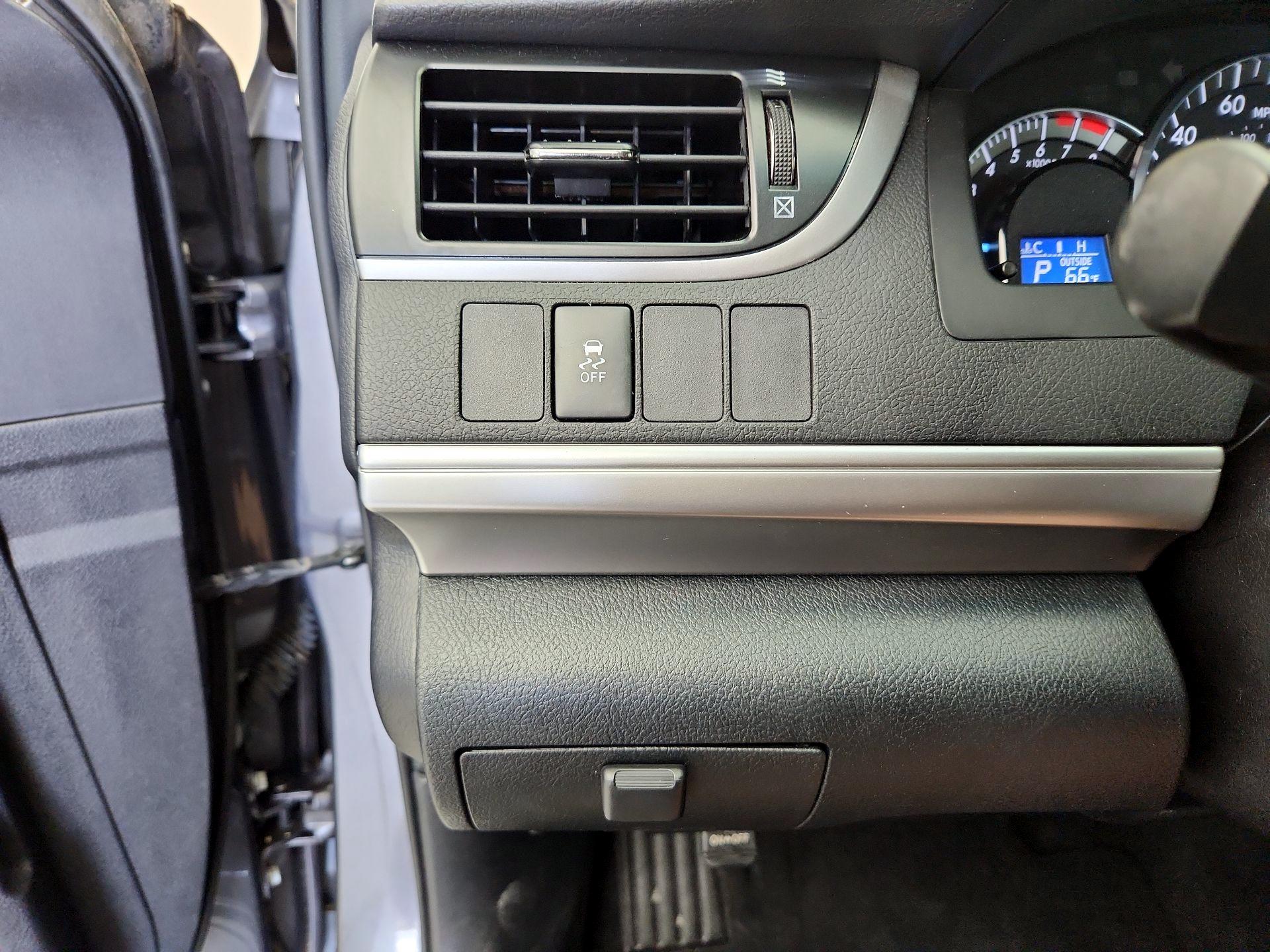 Thumbnail: 2014 Toyota Camry - 13