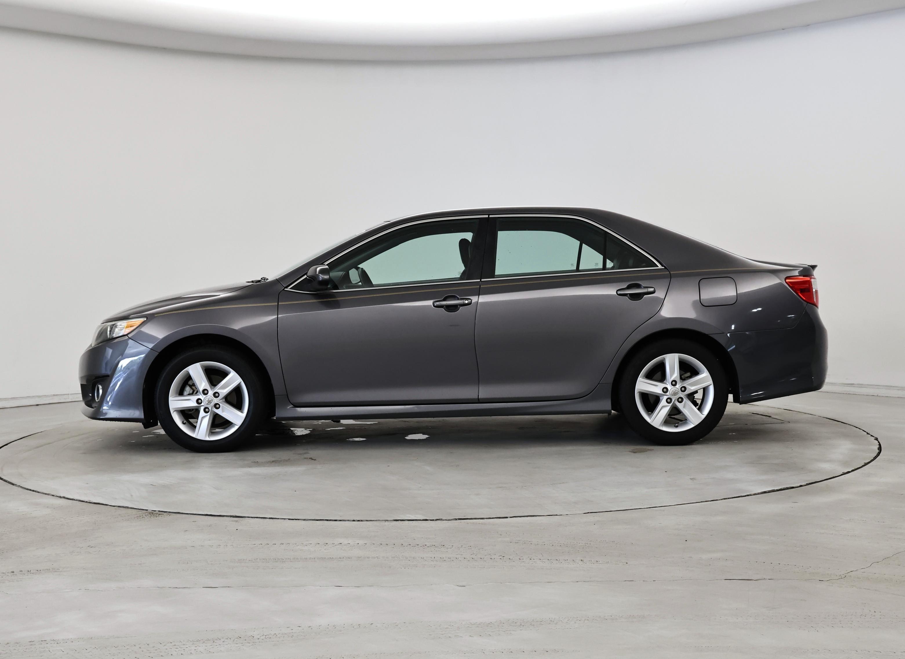 Thumbnail: 2014 Toyota Camry - 3