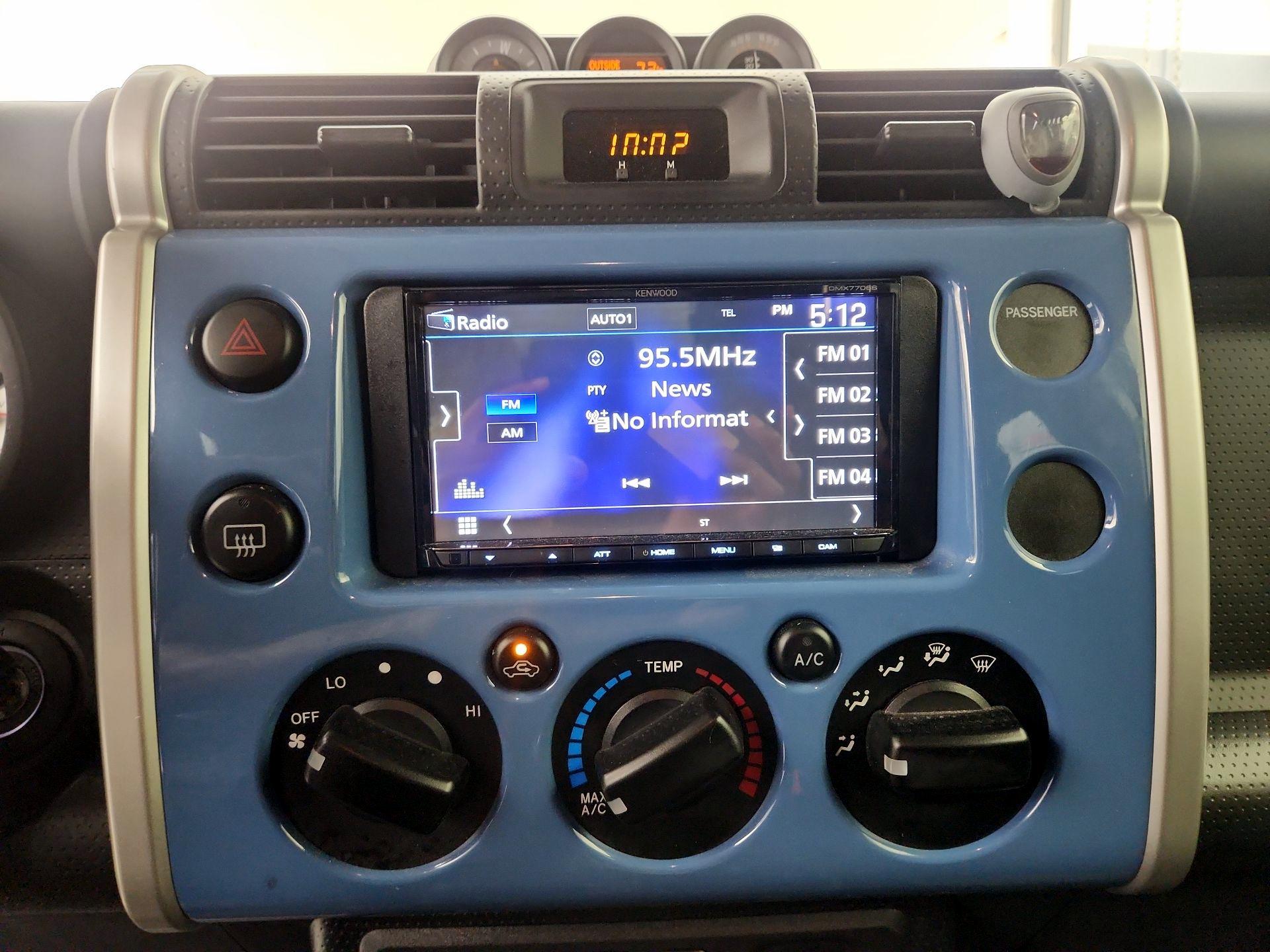 Thumbnail: 2013 Toyota FJ Cruiser - 15