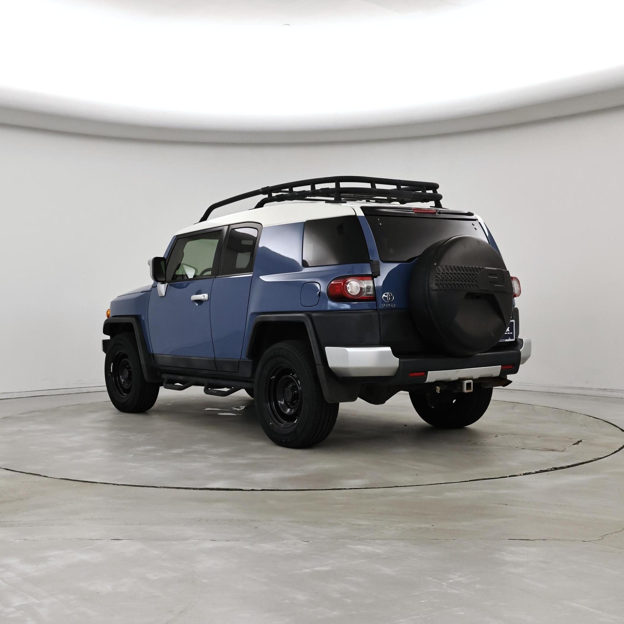 Thumbnail: 2013 Toyota FJ Cruiser - 2