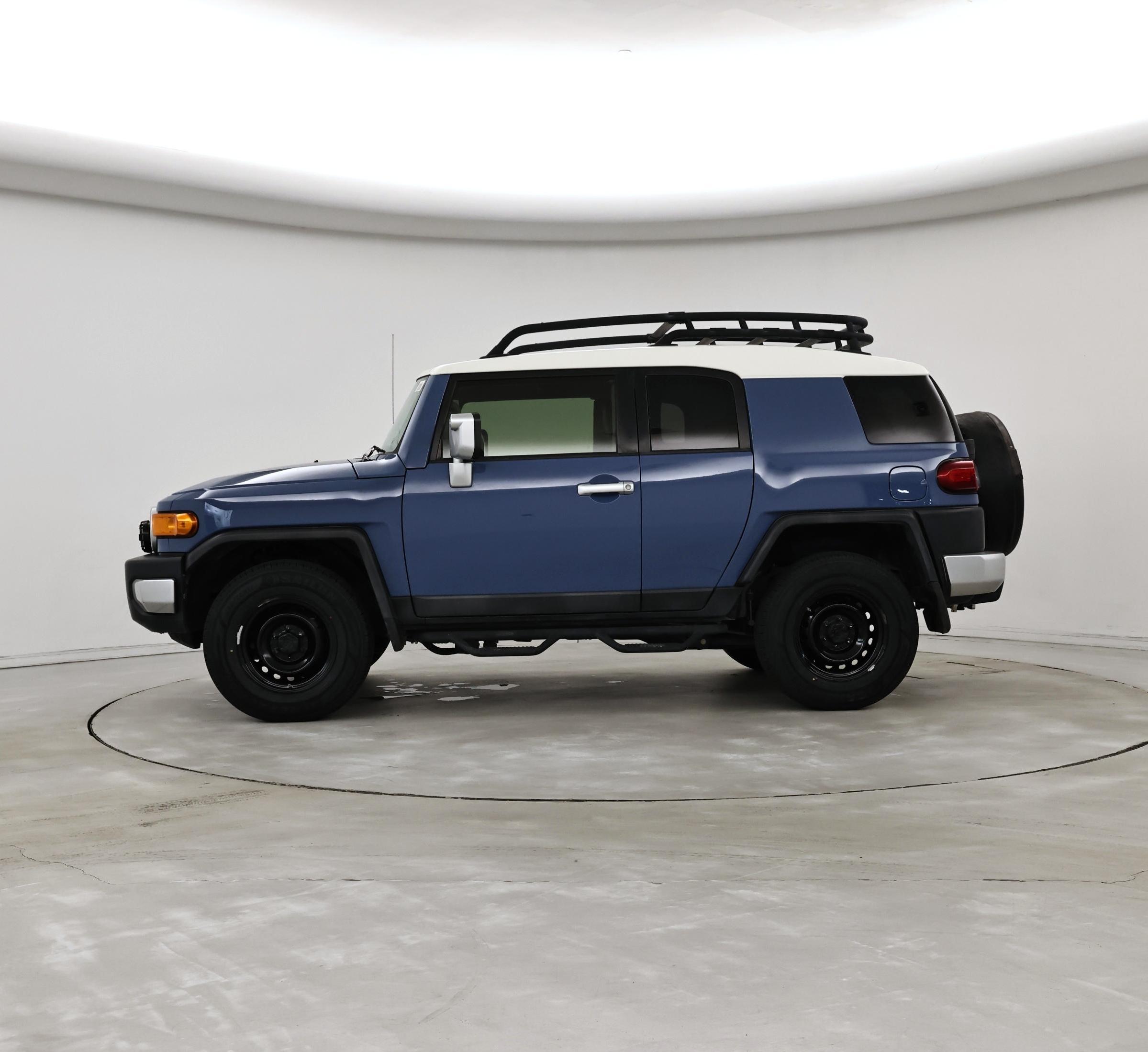 Thumbnail: 2013 Toyota FJ Cruiser - 3