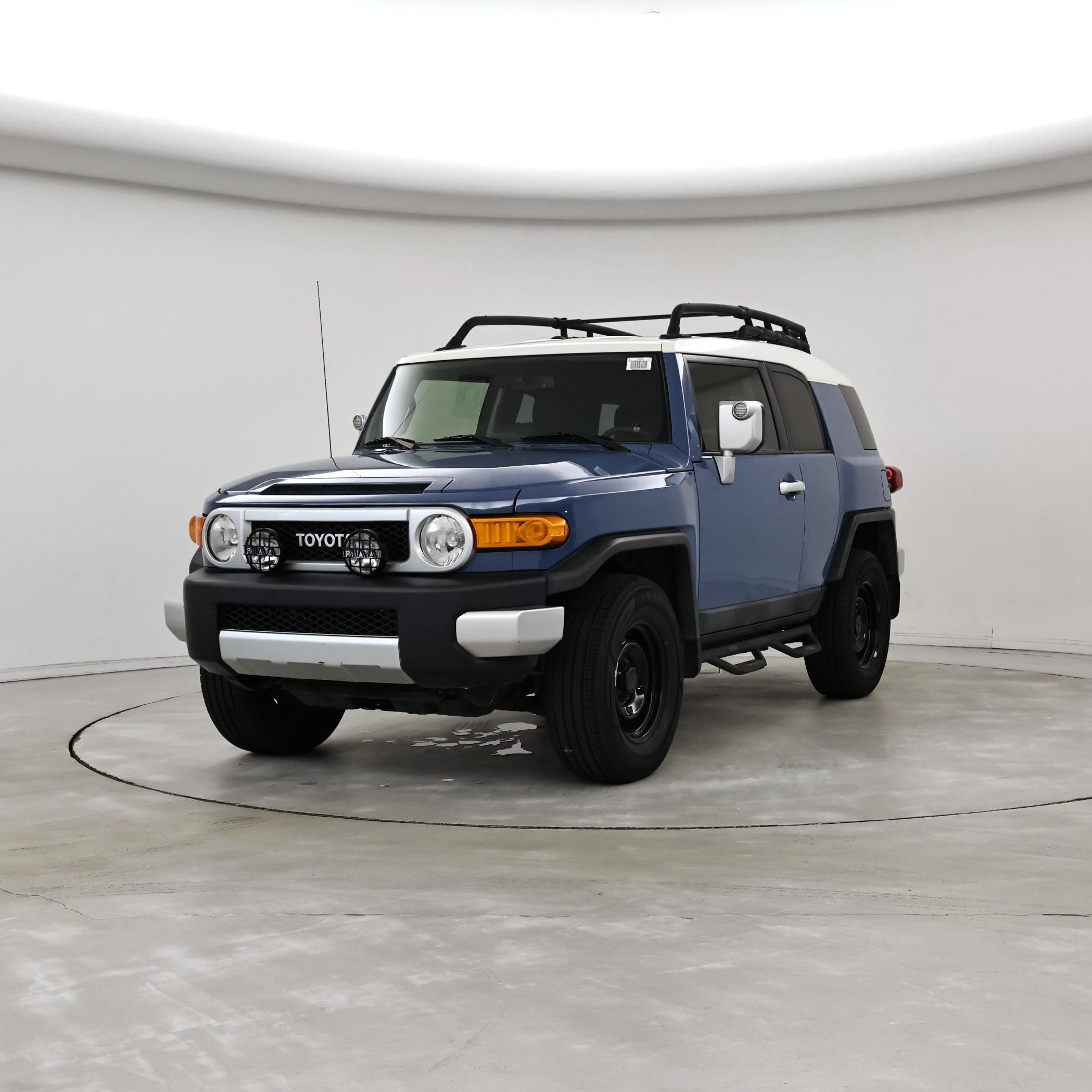 Thumbnail: 2013 Toyota FJ Cruiser - 4