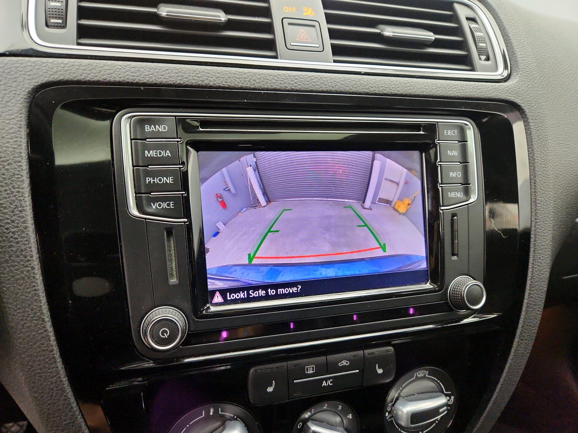 Thumbnail: 2016 Volkswagen Jetta - 15