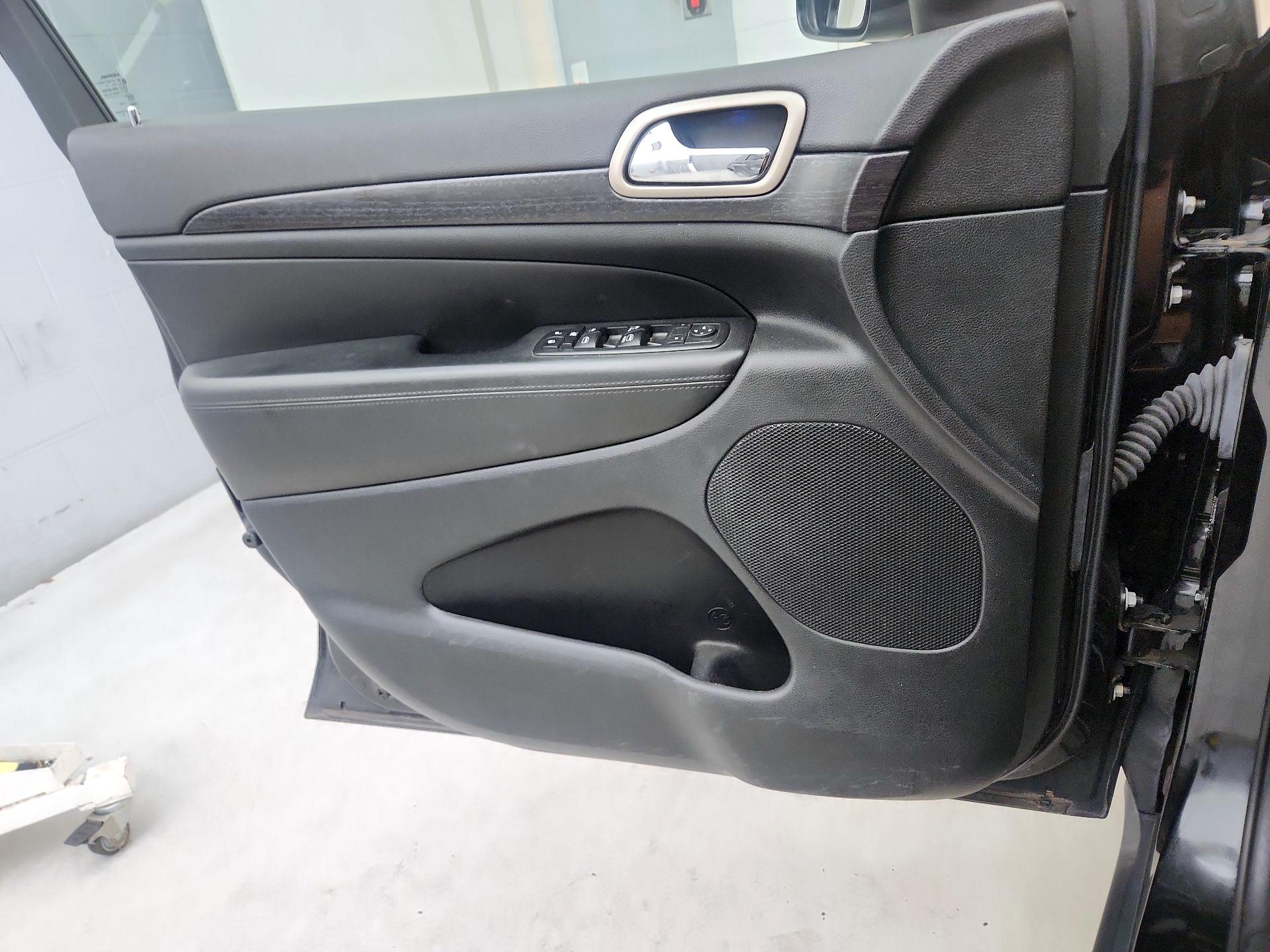 Thumbnail: 2014 Jeep Grand Cherokee - 12