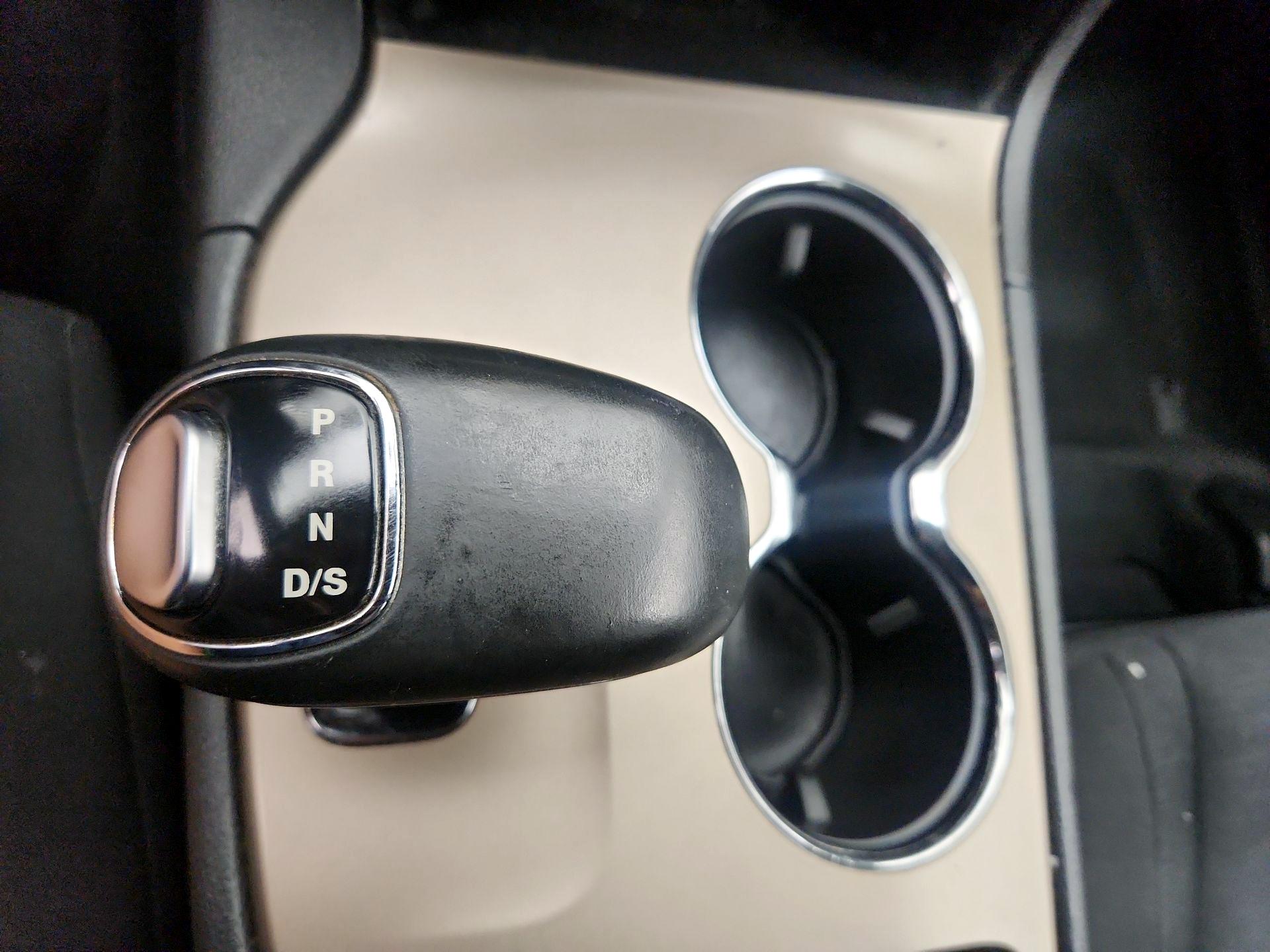 Thumbnail: 2014 Jeep Grand Cherokee - 16