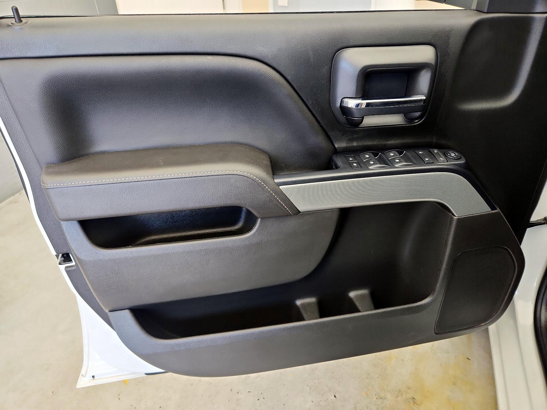 Thumbnail: 2018 Chevrolet Silverado 1500 - 12