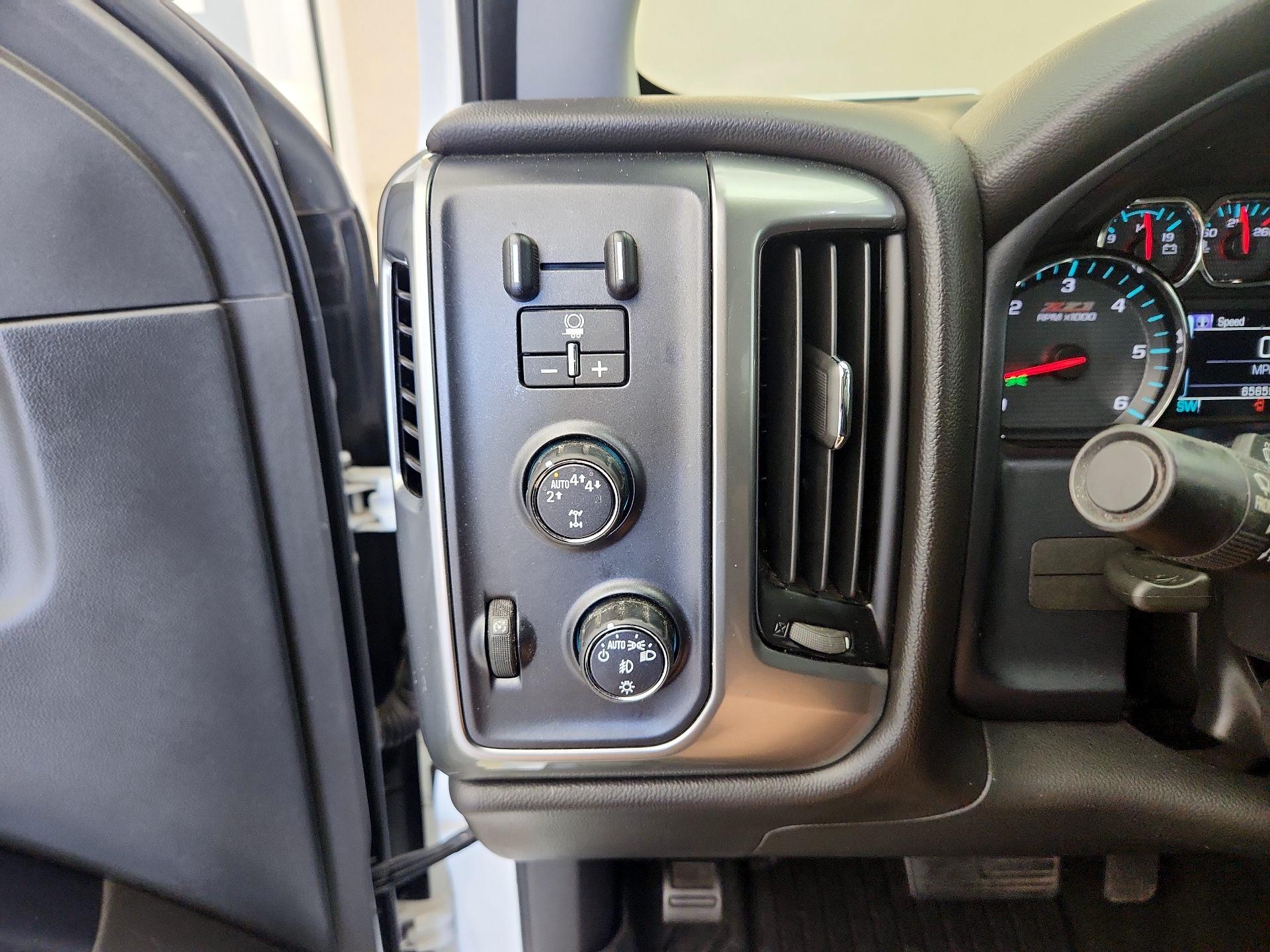 Thumbnail: 2018 Chevrolet Silverado 1500 - 13