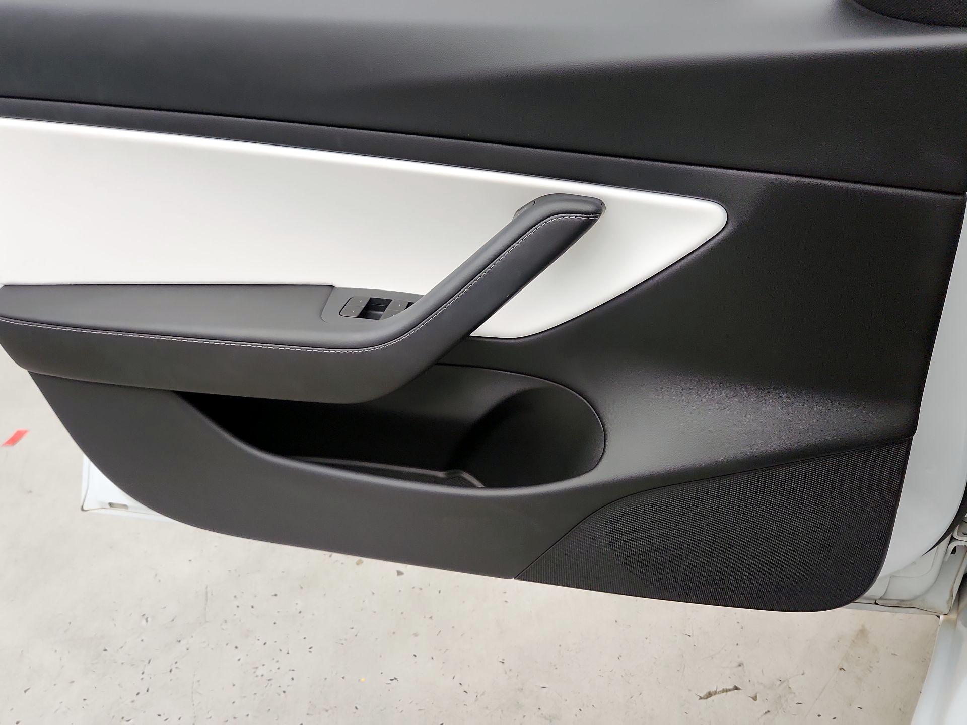 Thumbnail: 2021 Tesla Model 3 - 12