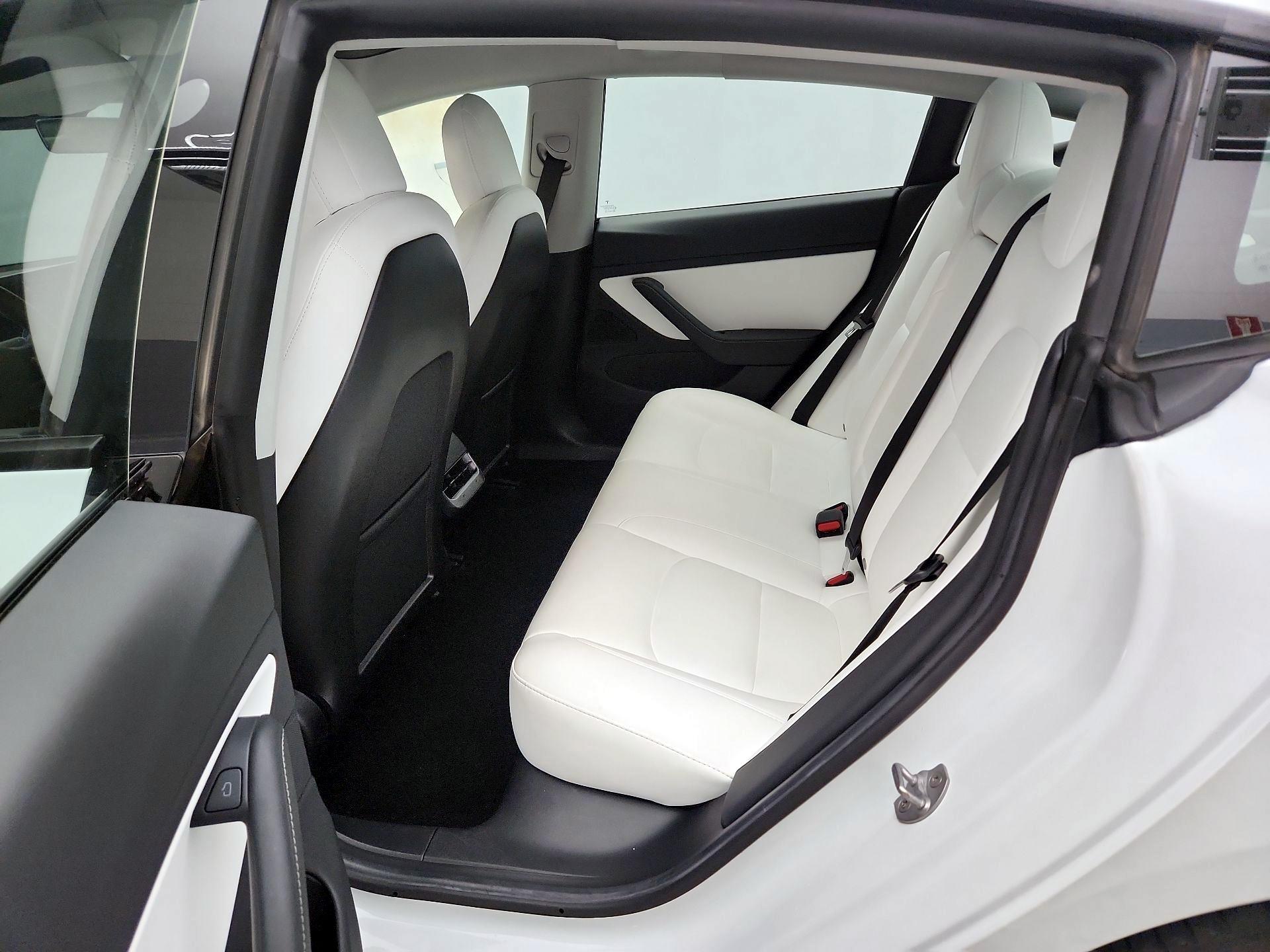 Thumbnail: 2021 Tesla Model 3 - 17