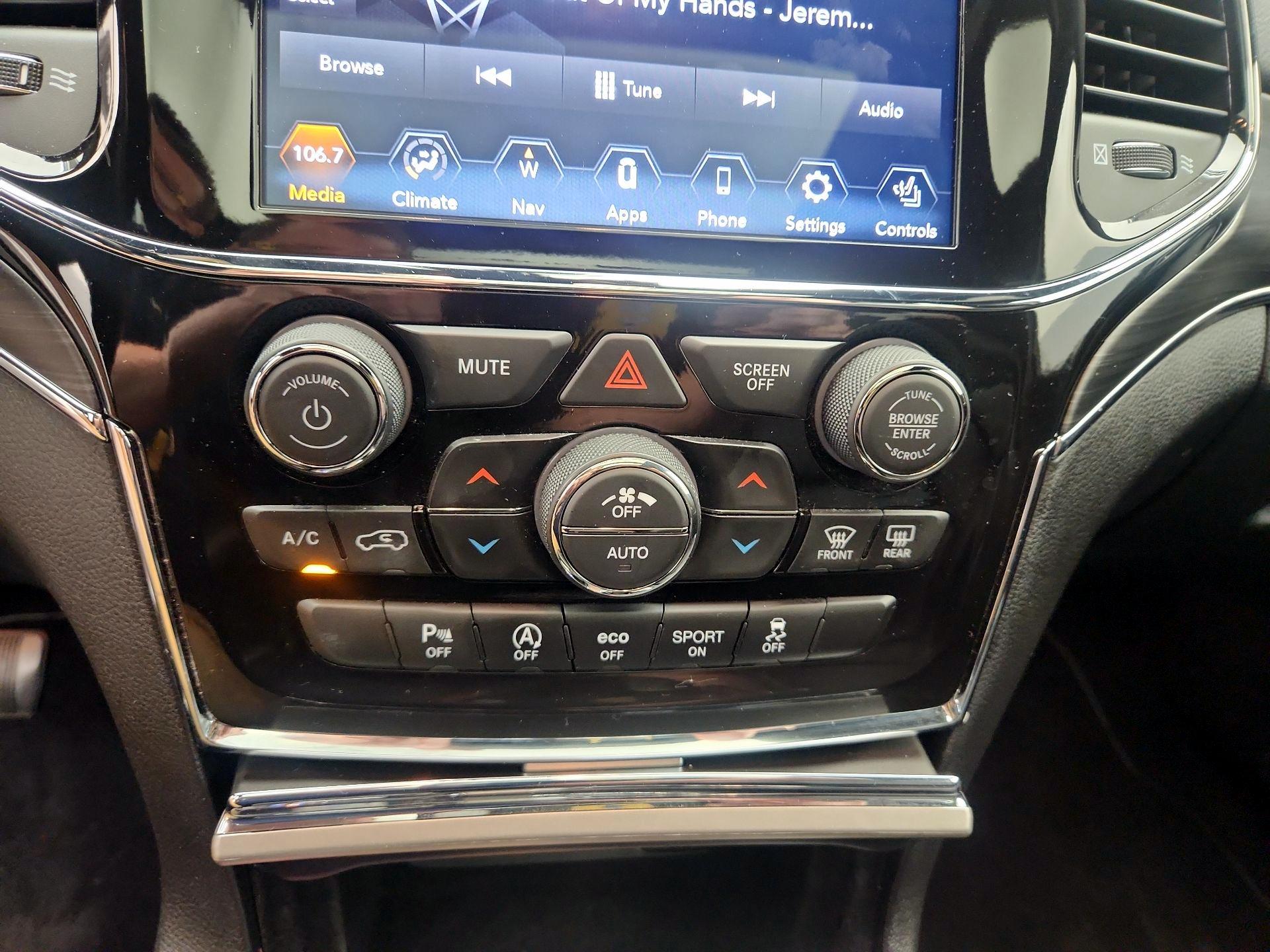 Thumbnail: 2021 Jeep Grand Cherokee - 17