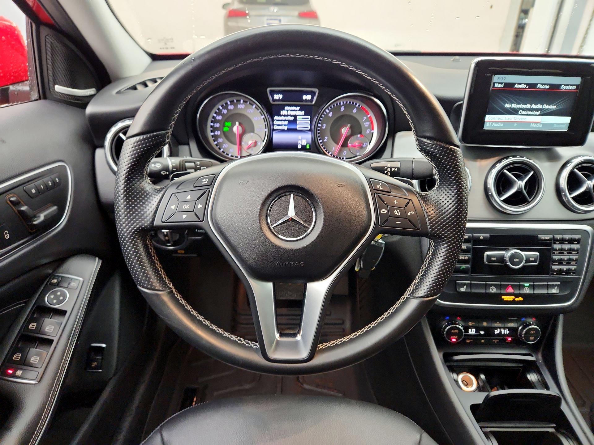 Thumbnail: 2015 Mercedes-Benz GLA - 10