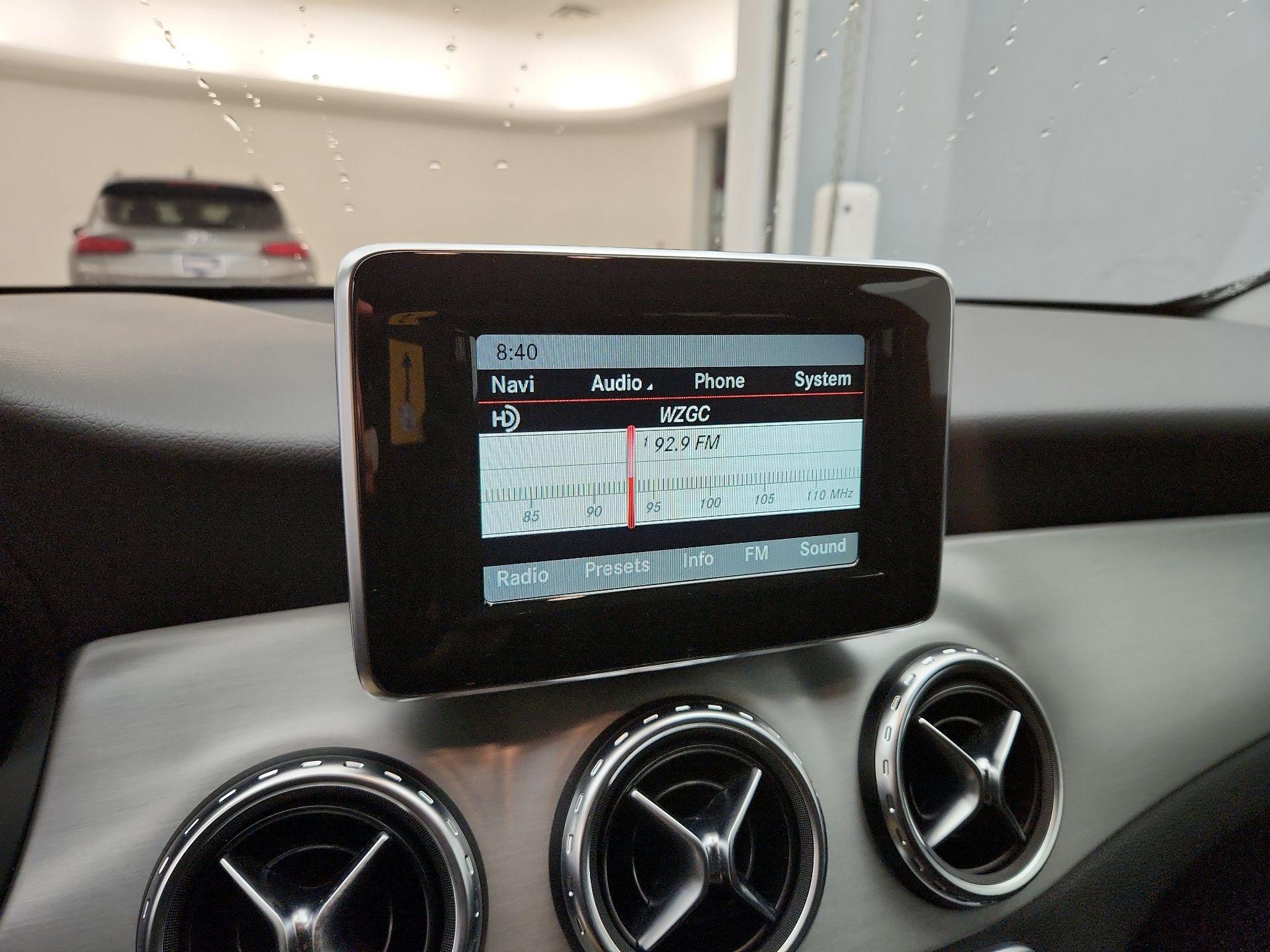 Thumbnail: 2015 Mercedes-Benz GLA - 15