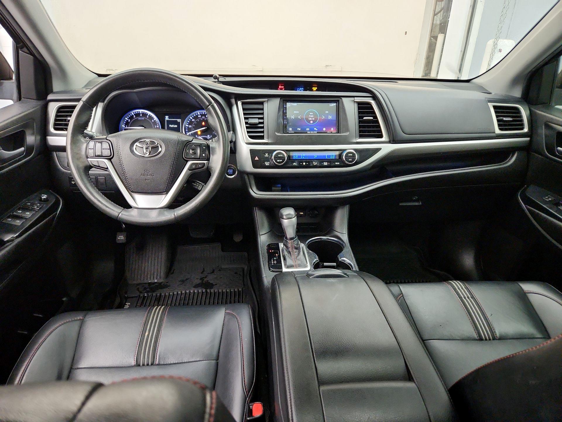 Thumbnail: 2019 Toyota Highlander - 9