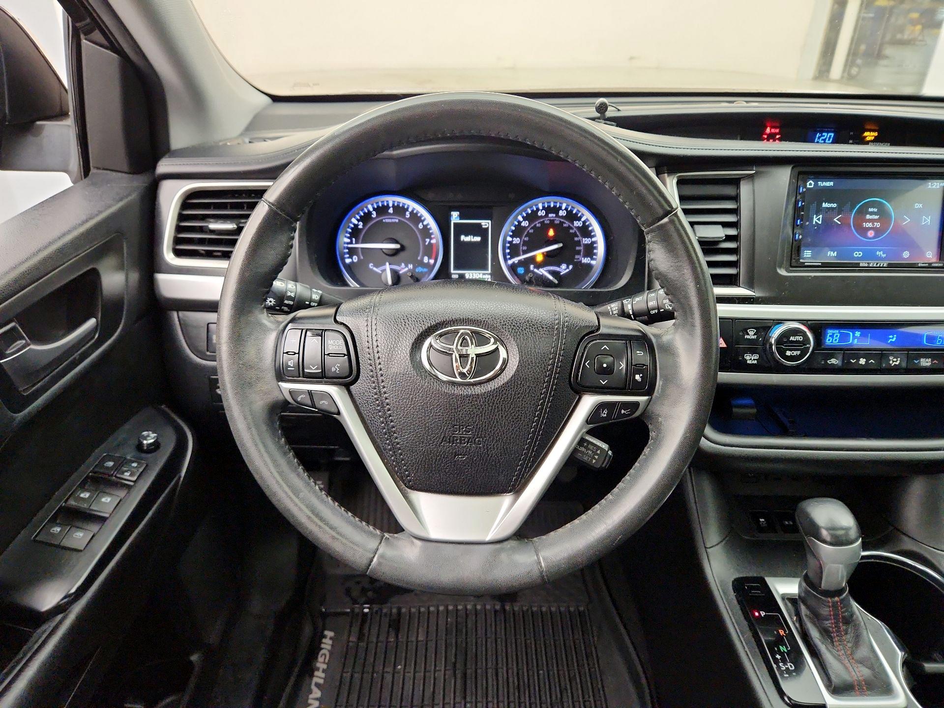 Thumbnail: 2019 Toyota Highlander - 10