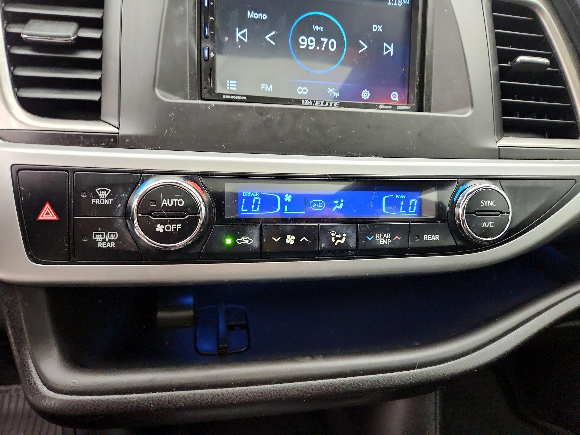 Thumbnail: 2019 Toyota Highlander - 16