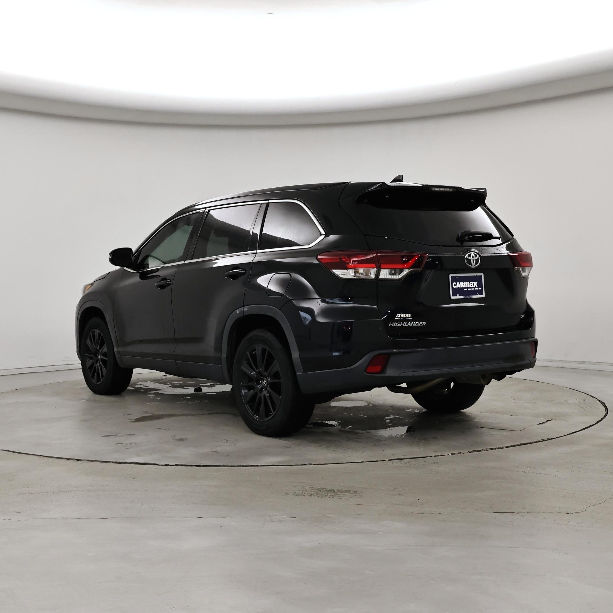 Thumbnail: 2019 Toyota Highlander - 2