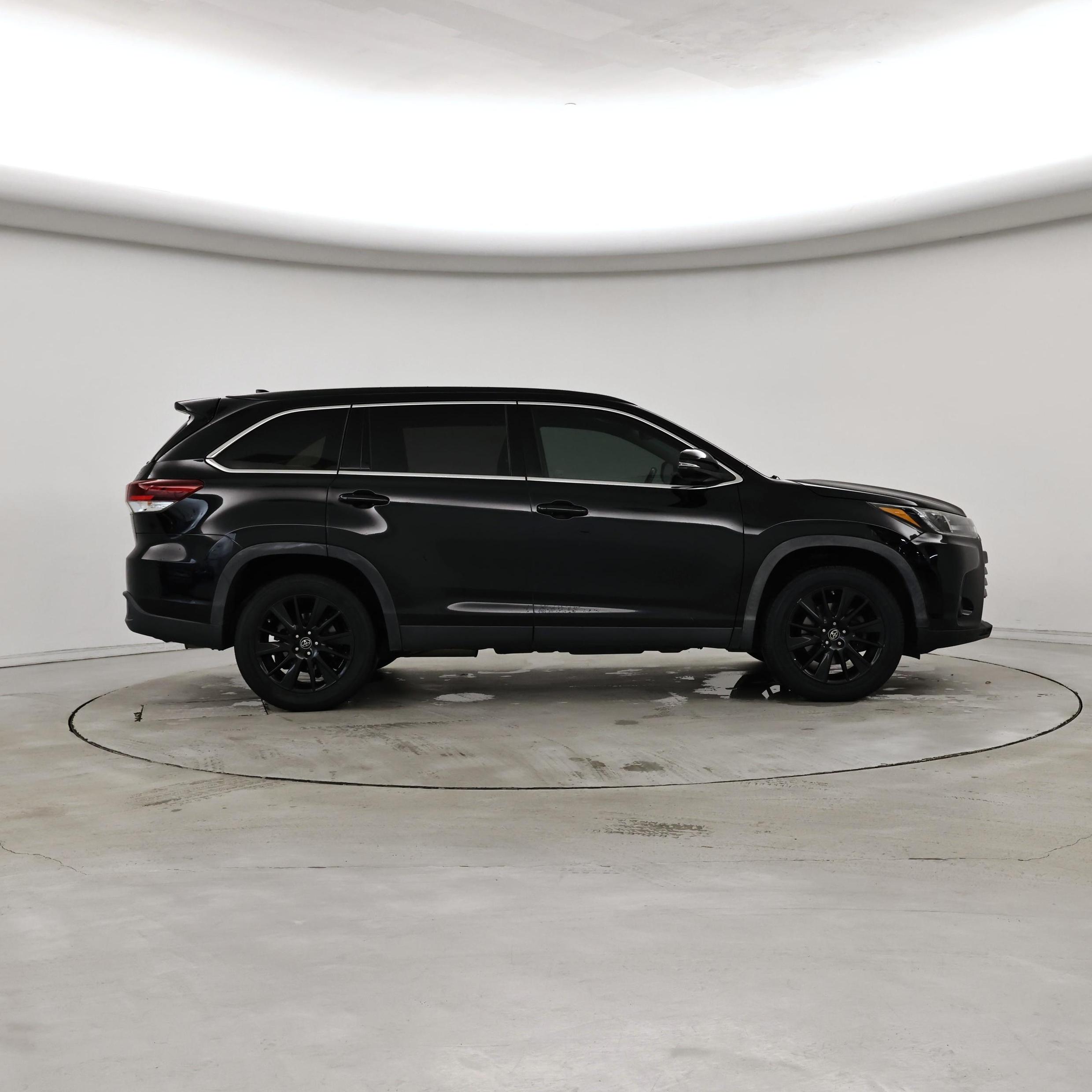 Thumbnail: 2019 Toyota Highlander - 7