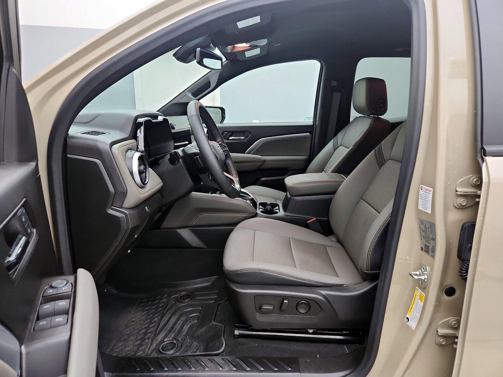 Thumbnail: 2024 Chevrolet Colorado - 11