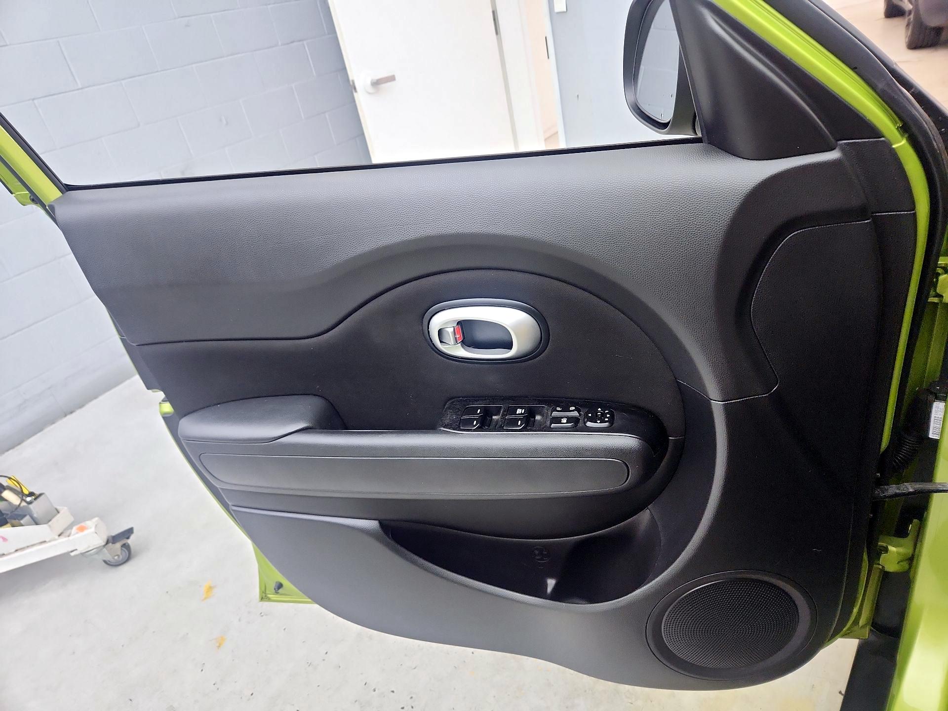 Thumbnail: 2016 Kia Soul - 12