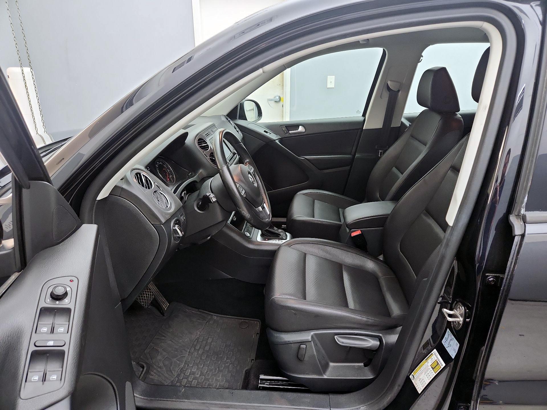 Thumbnail: 2017 Volkswagen Tiguan - 11