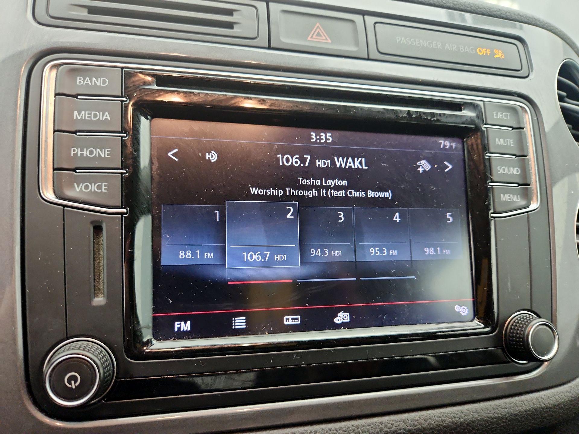 Thumbnail: 2017 Volkswagen Tiguan - 15
