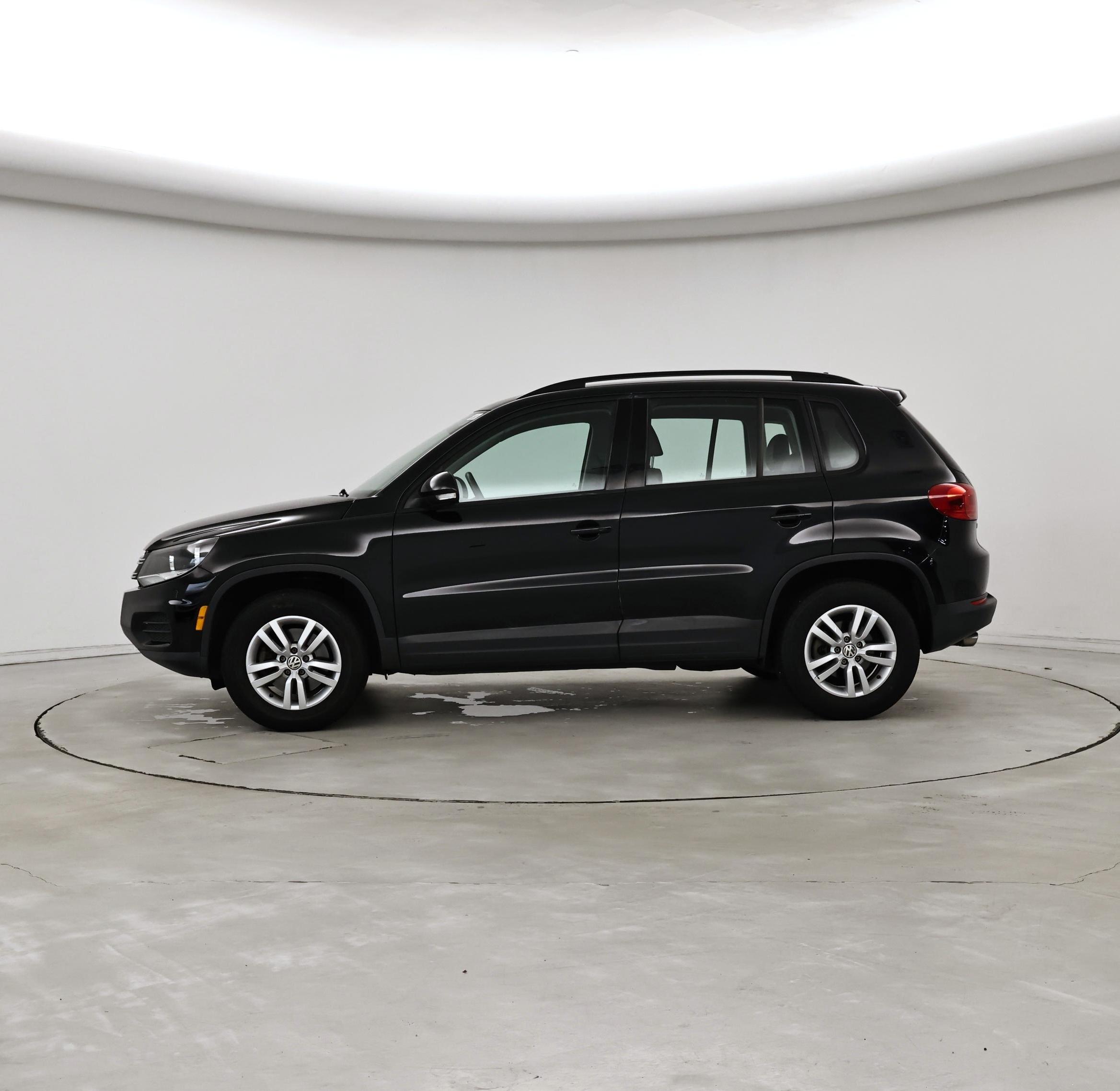 Thumbnail: 2017 Volkswagen Tiguan - 3