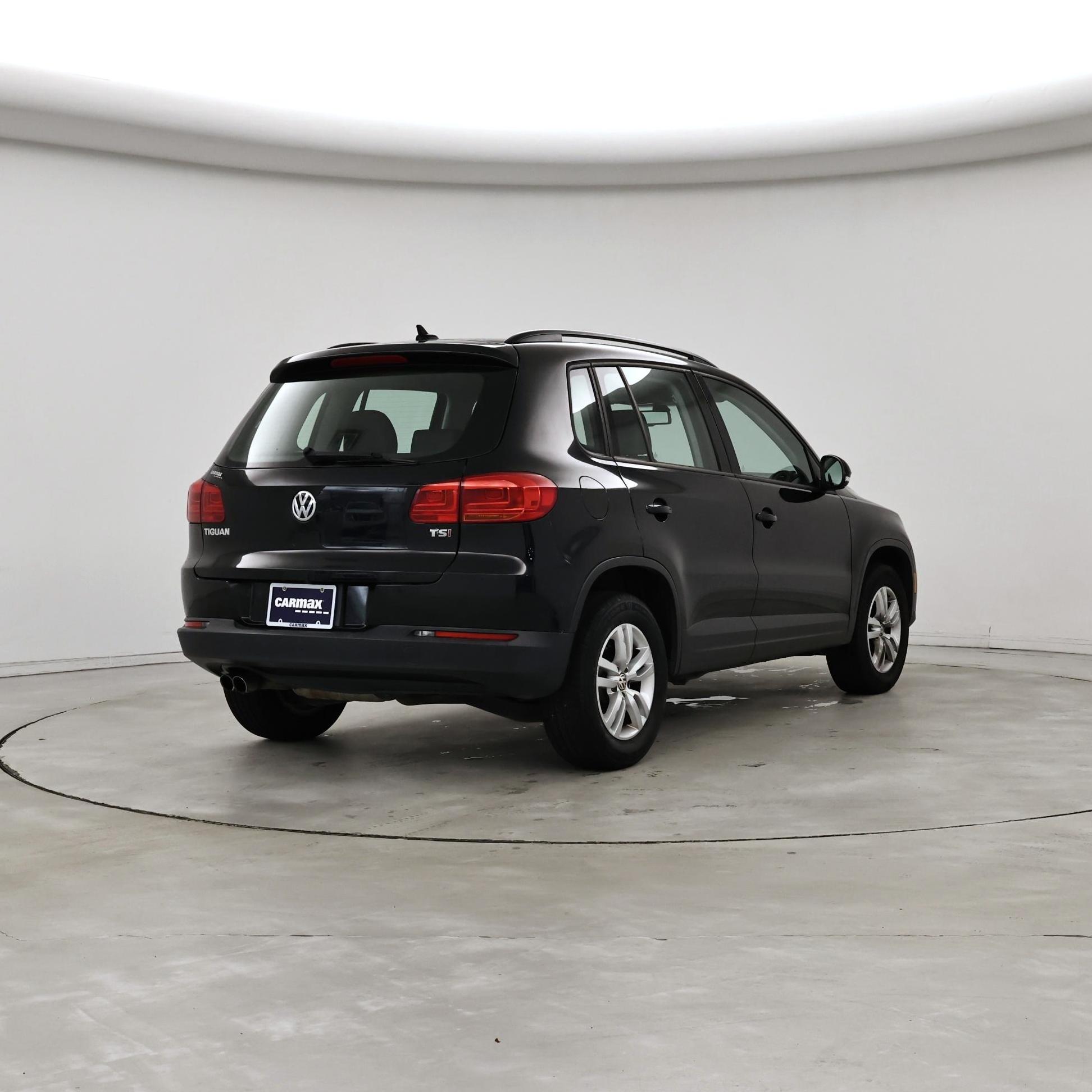 Thumbnail: 2017 Volkswagen Tiguan - 8