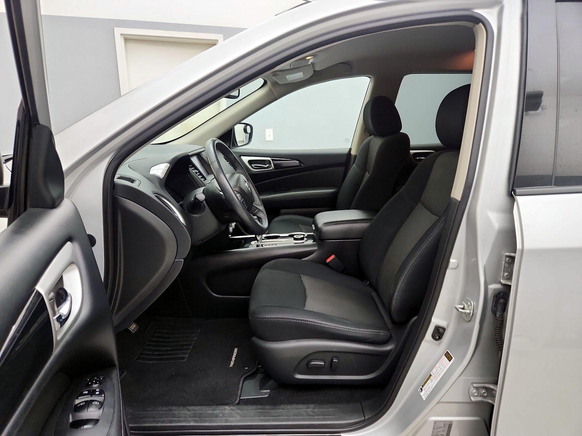 Thumbnail: 2018 Nissan Pathfinder - 11