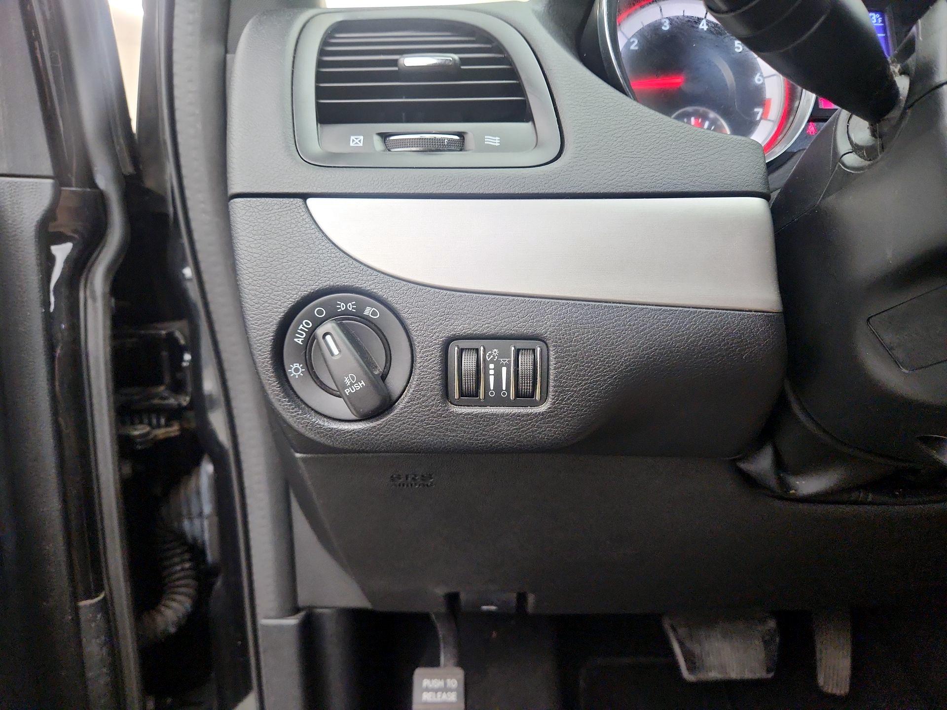 Thumbnail: 2017 Dodge Grand Caravan - 13