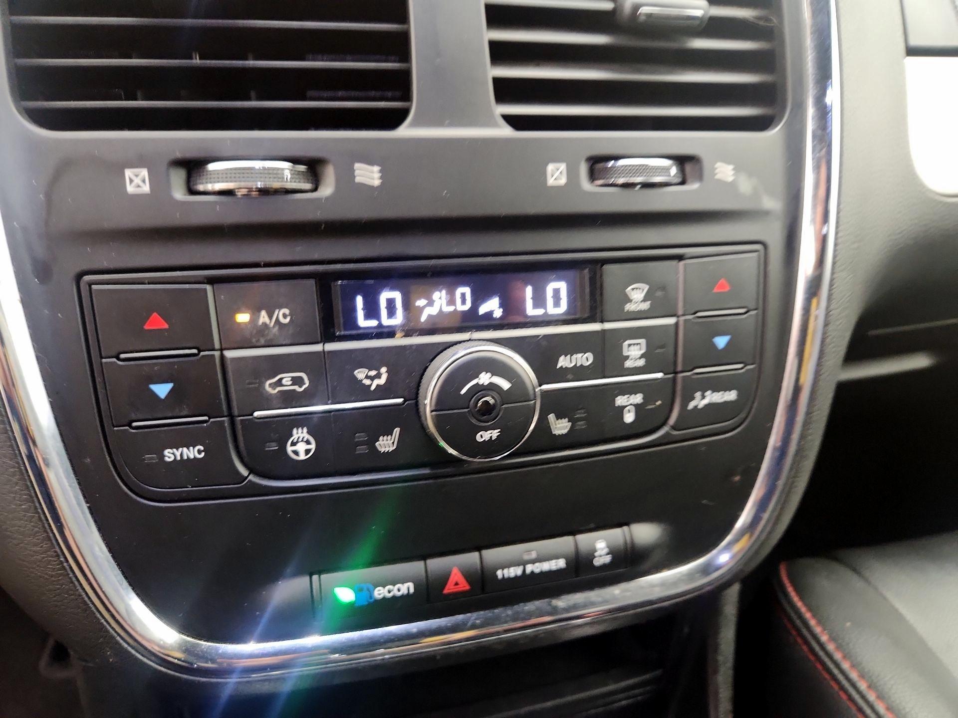 Thumbnail: 2017 Dodge Grand Caravan - 16