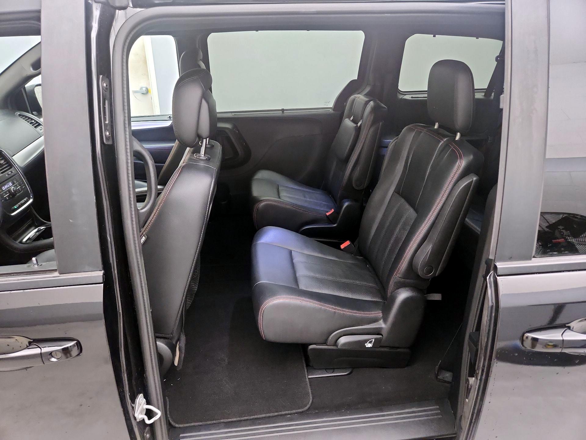 Thumbnail: 2017 Dodge Grand Caravan - 19