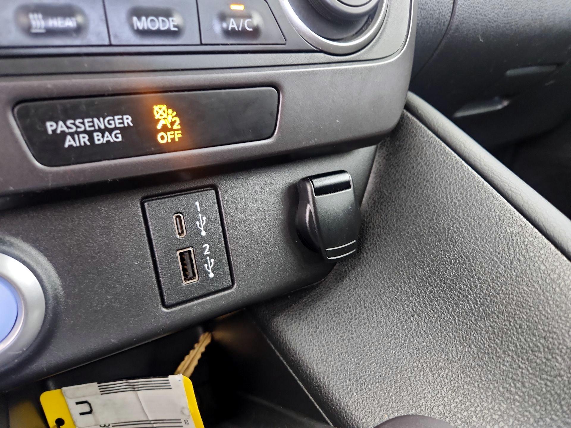 Thumbnail: 2023 Nissan Leaf - 18