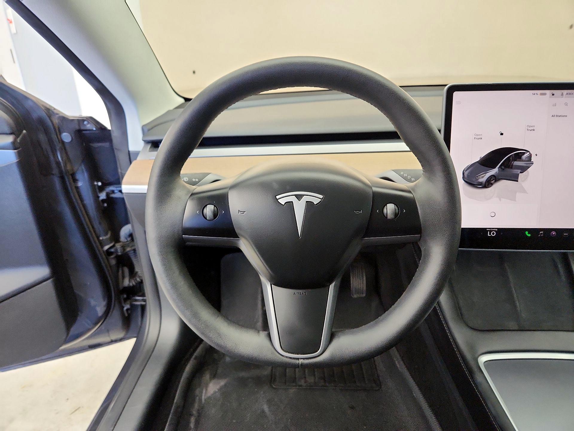 Thumbnail: 2023 Tesla Model 3 - 10