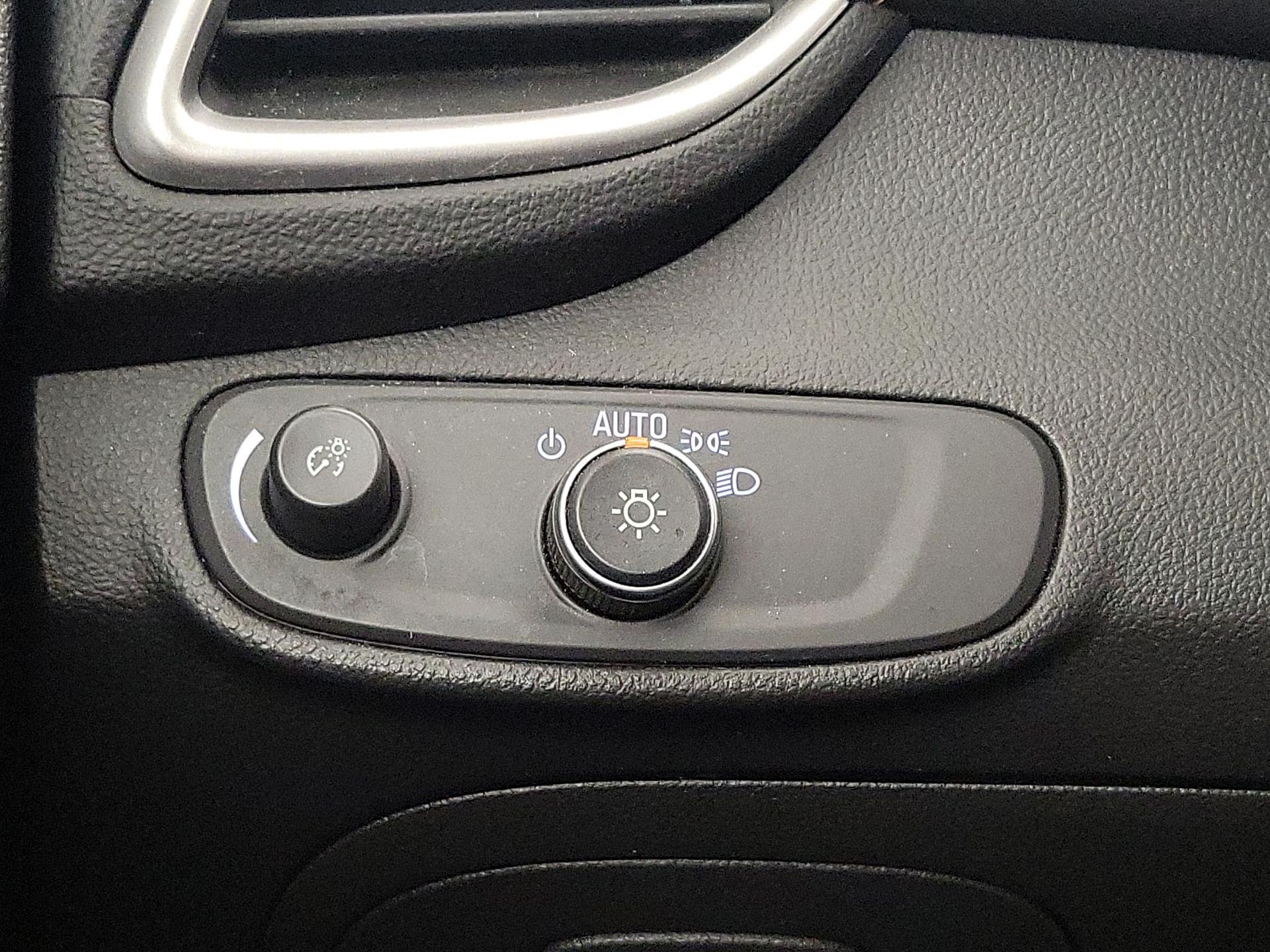 Thumbnail: 2021 Chevrolet Trax - 13