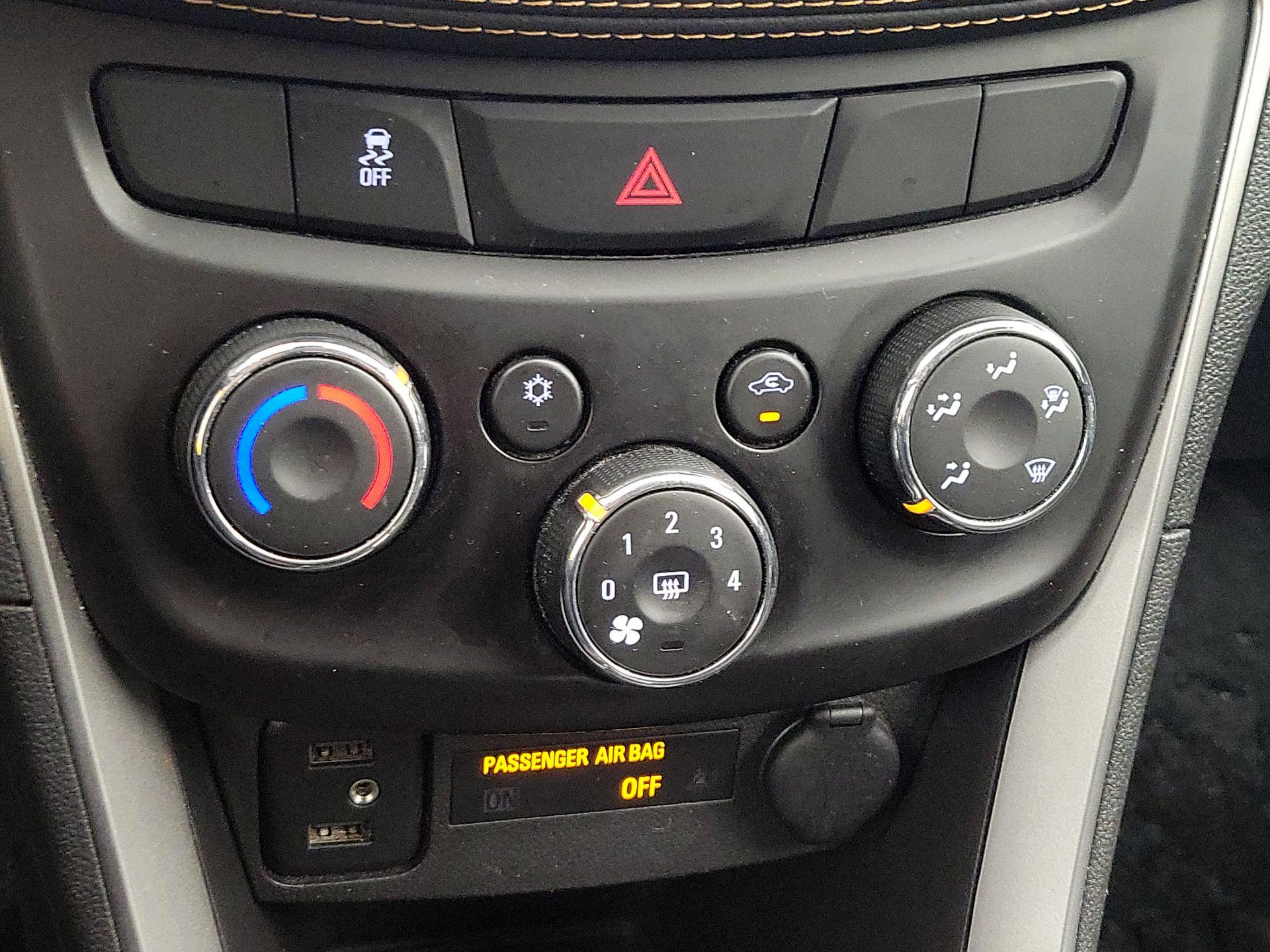 Thumbnail: 2021 Chevrolet Trax - 16